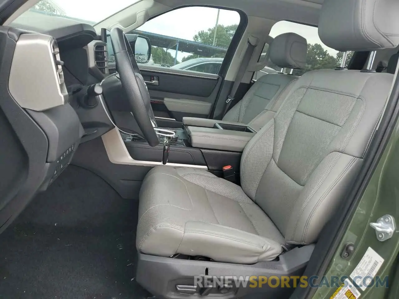 7 Photograph of a damaged car 5TFJA5AB3NX015475 TOYOTA TUNDRA 2022