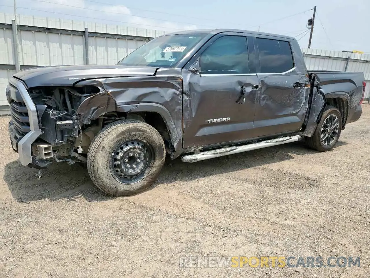 1 Photograph of a damaged car 5TFJA5AB4NX005490 TOYOTA TUNDRA 2022