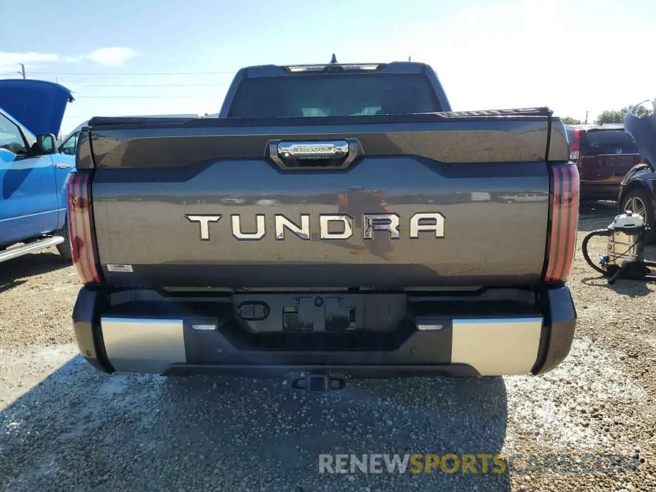 6 Photograph of a damaged car 5TFJA5AB6NX001537 TOYOTA TUNDRA 2022