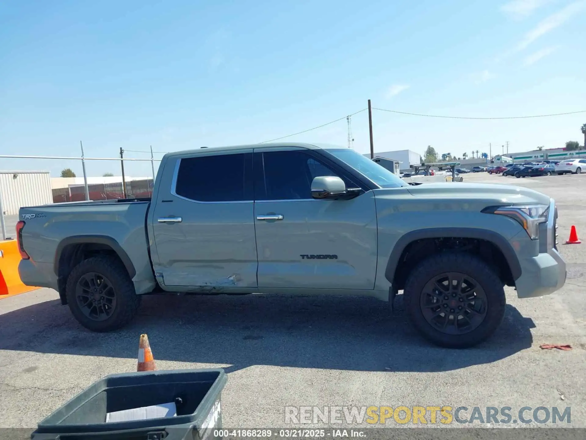 13 Photograph of a damaged car 5TFJA5AB6NX012246 TOYOTA TUNDRA 2022