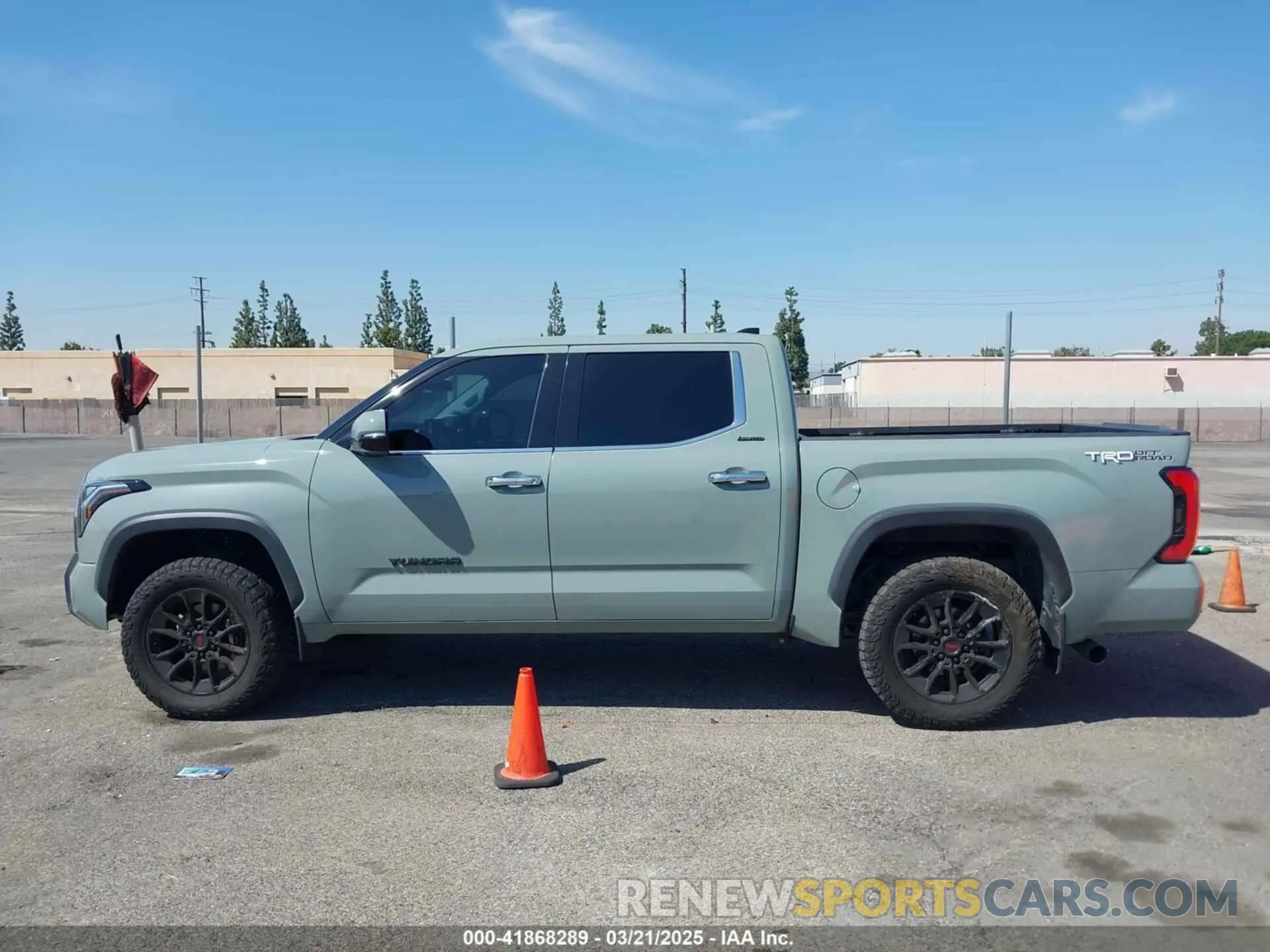 14 Photograph of a damaged car 5TFJA5AB6NX012246 TOYOTA TUNDRA 2022