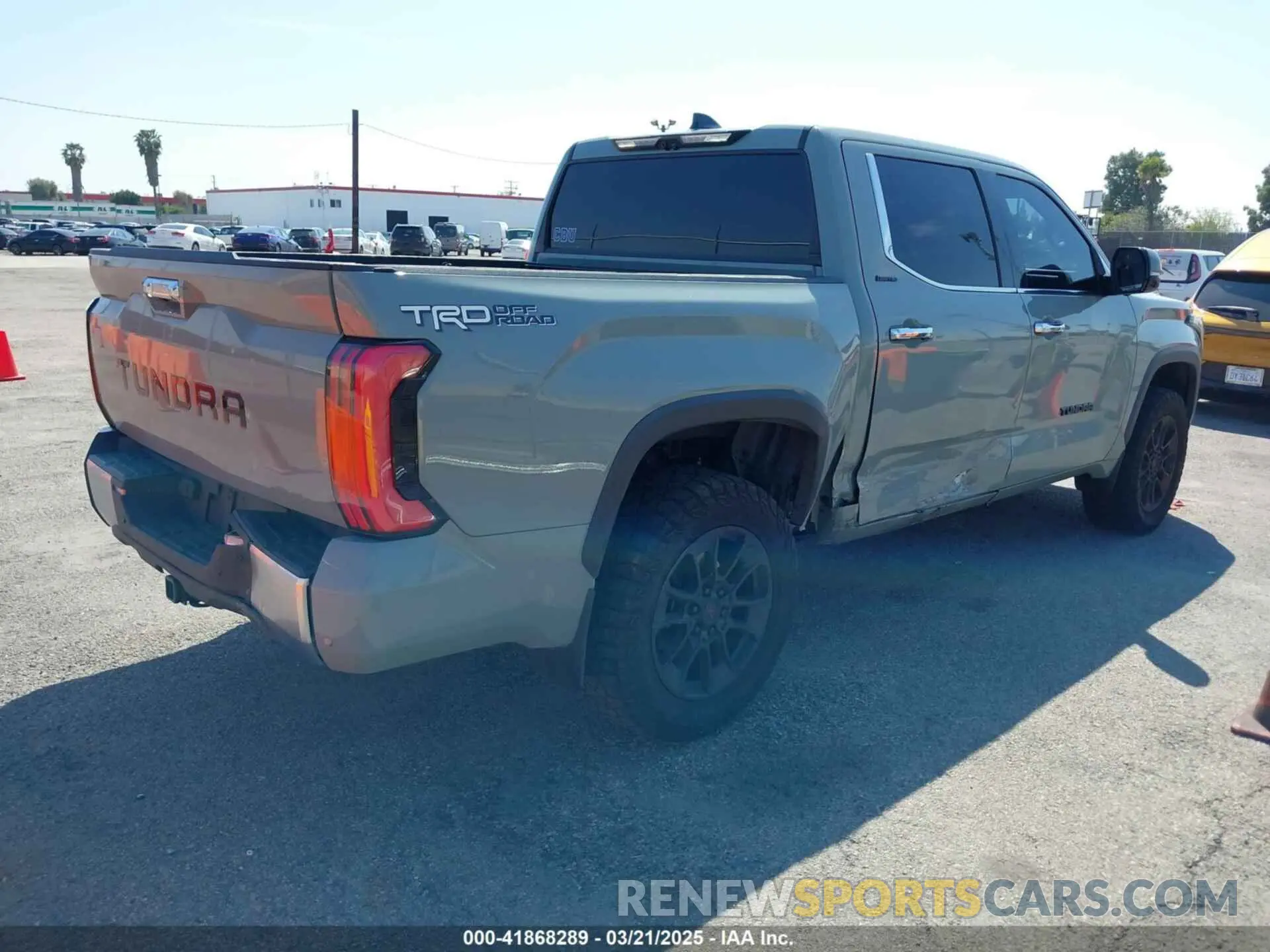 4 Photograph of a damaged car 5TFJA5AB6NX012246 TOYOTA TUNDRA 2022