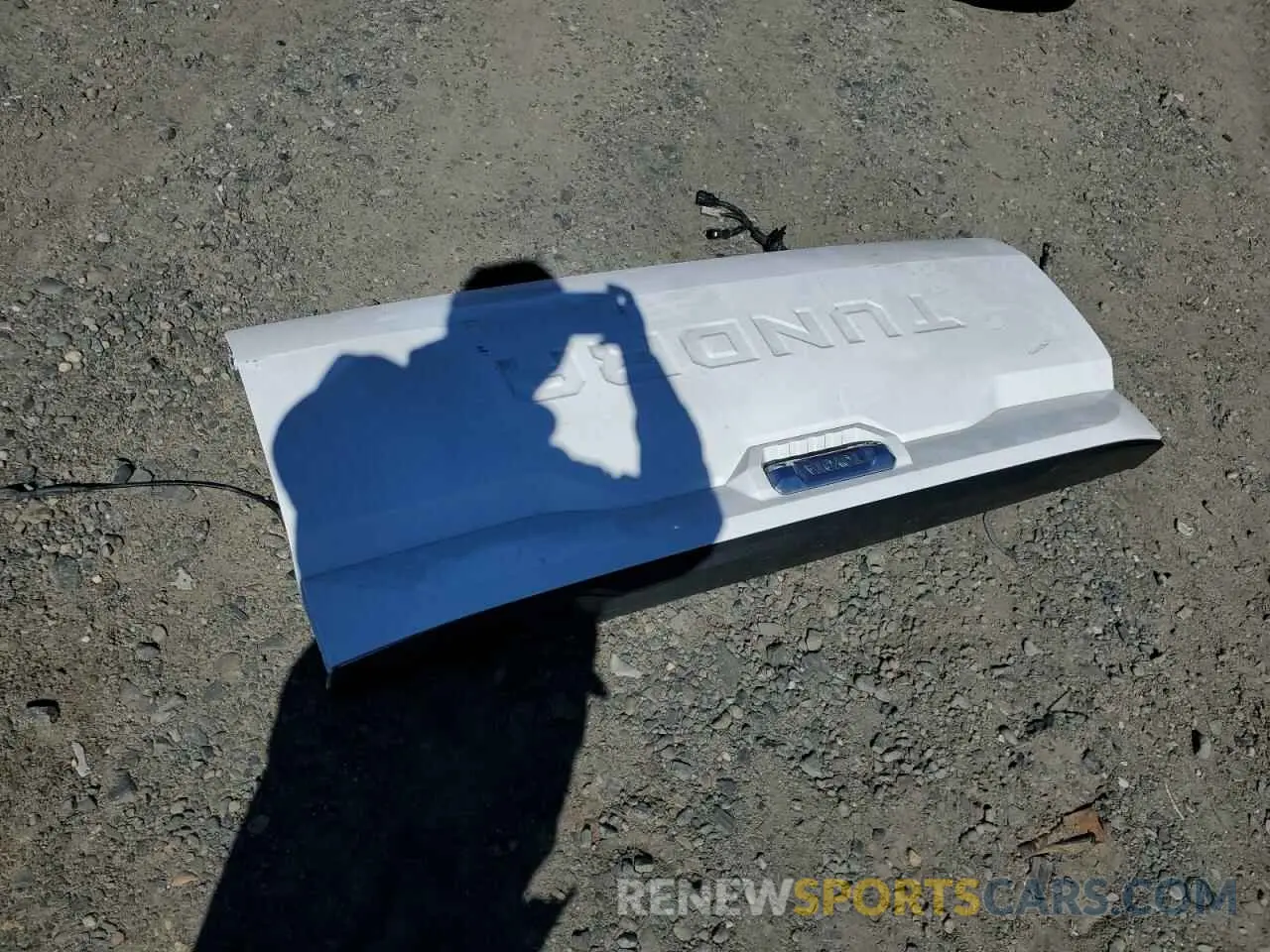 12 Photograph of a damaged car 5TFJA5BC1NX002361 TOYOTA TUNDRA 2022