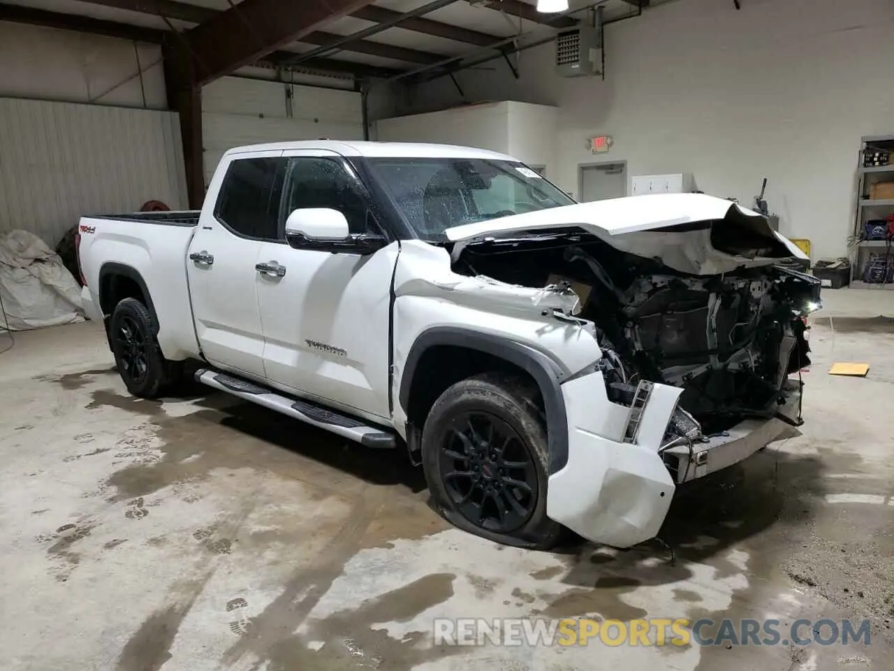 4 Photograph of a damaged car 5TFJA5DA1NX015655 TOYOTA TUNDRA 2022