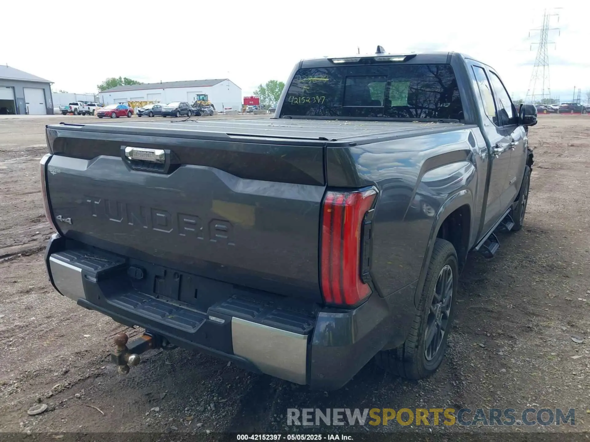 4 Photograph of a damaged car 5TFJA5DA6NX033679 TOYOTA TUNDRA 2022