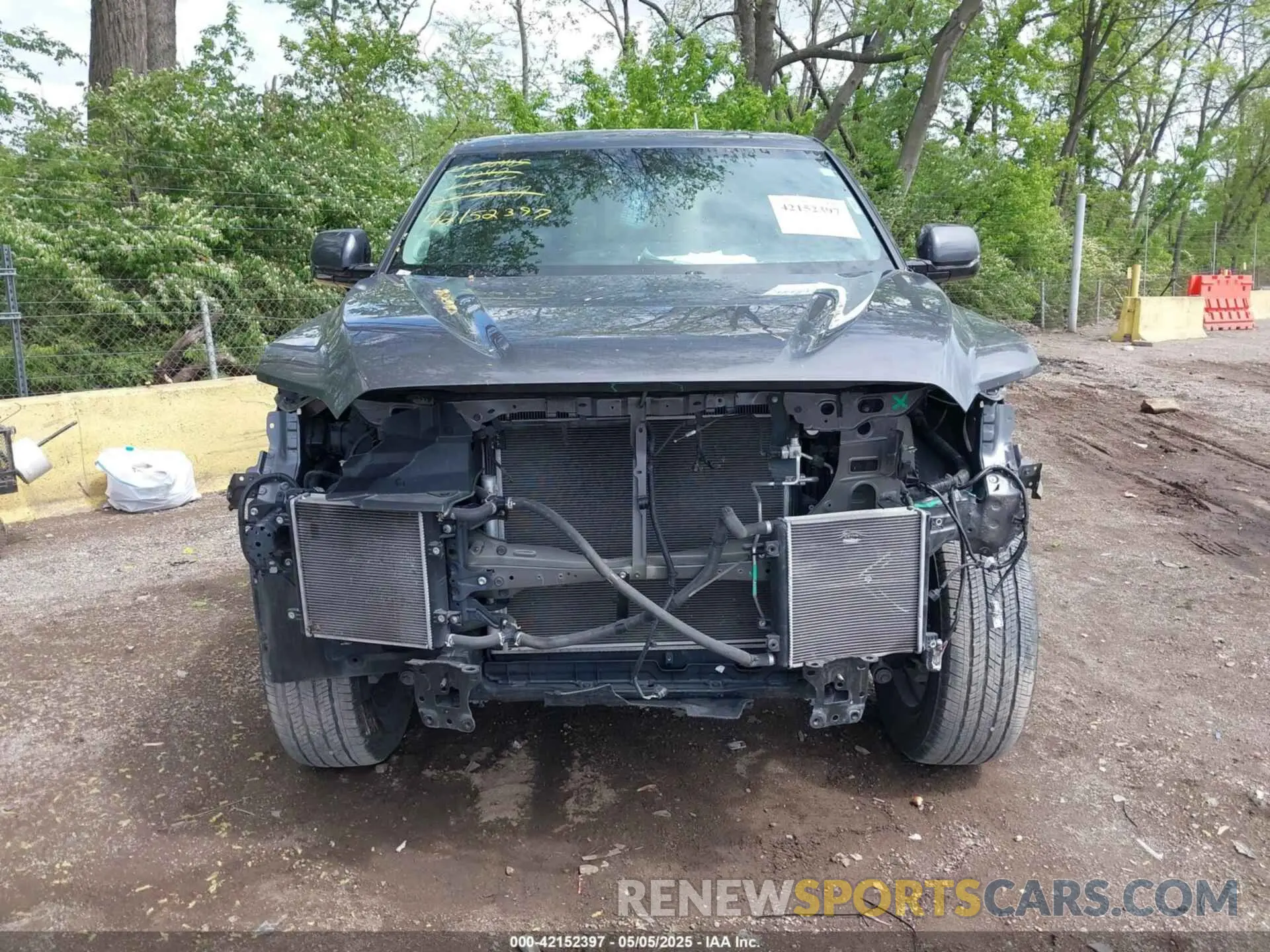 6 Photograph of a damaged car 5TFJA5DA6NX033679 TOYOTA TUNDRA 2022
