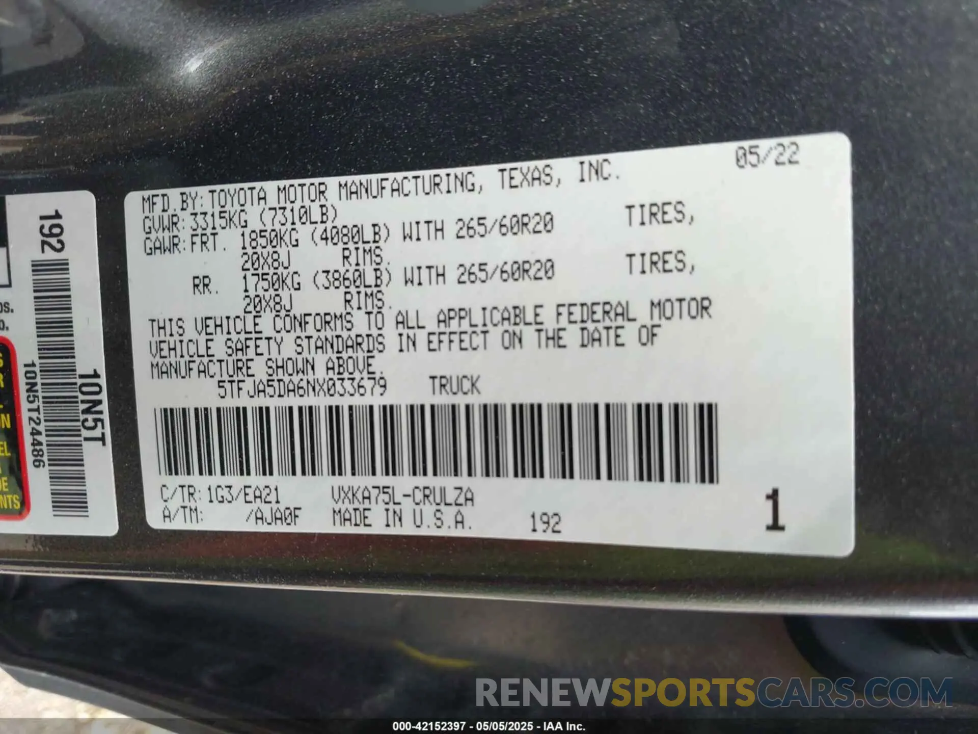9 Photograph of a damaged car 5TFJA5DA6NX033679 TOYOTA TUNDRA 2022