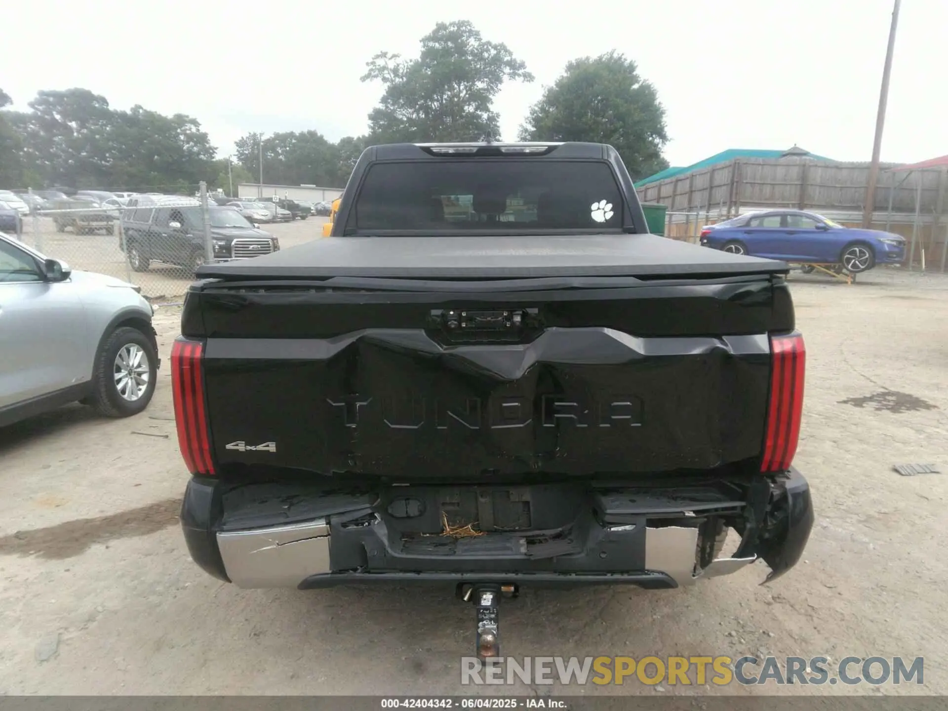 16 Photograph of a damaged car 5TFJA5DB5NX007339 TOYOTA TUNDRA 2022