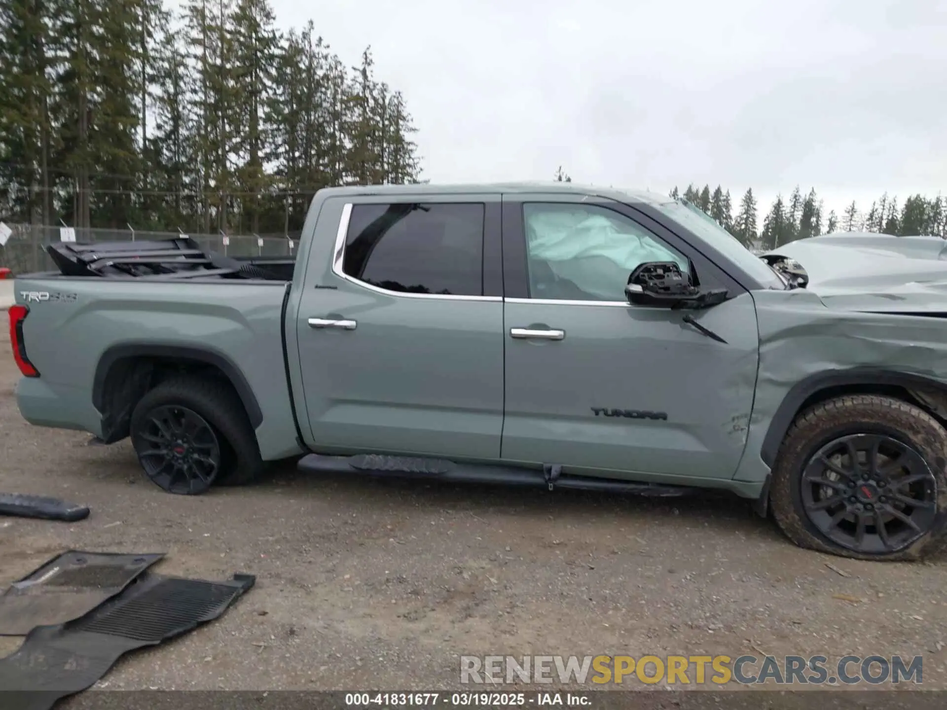 13 Photograph of a damaged car 5TFJA5DB6NX040916 TOYOTA TUNDRA 2022