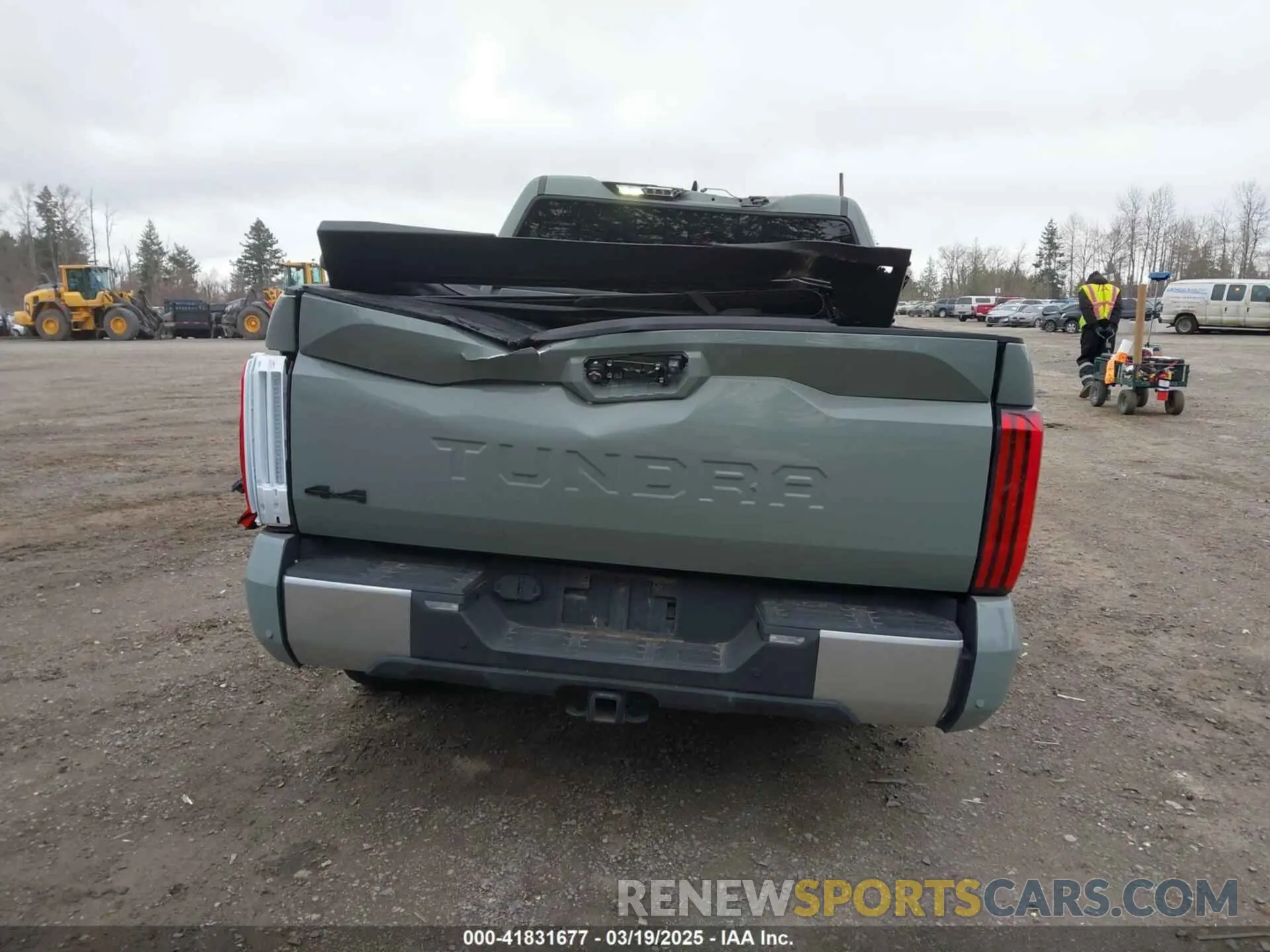 16 Photograph of a damaged car 5TFJA5DB6NX040916 TOYOTA TUNDRA 2022