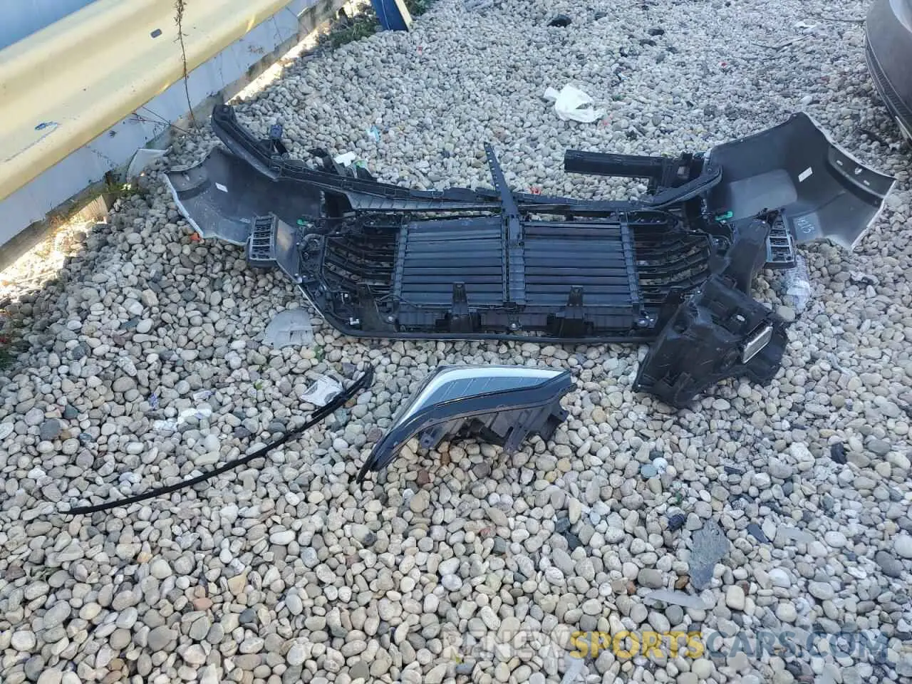 12 Photograph of a damaged car 5TFJA5DB6NX052337 TOYOTA TUNDRA 2022