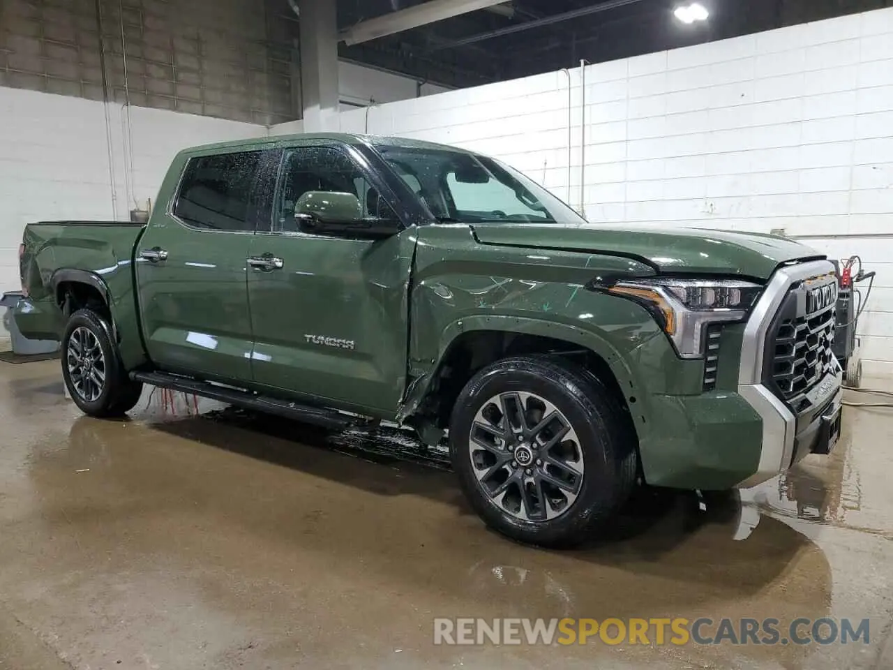 4 Photograph of a damaged car 5TFJA5DB7NX030797 TOYOTA TUNDRA 2022