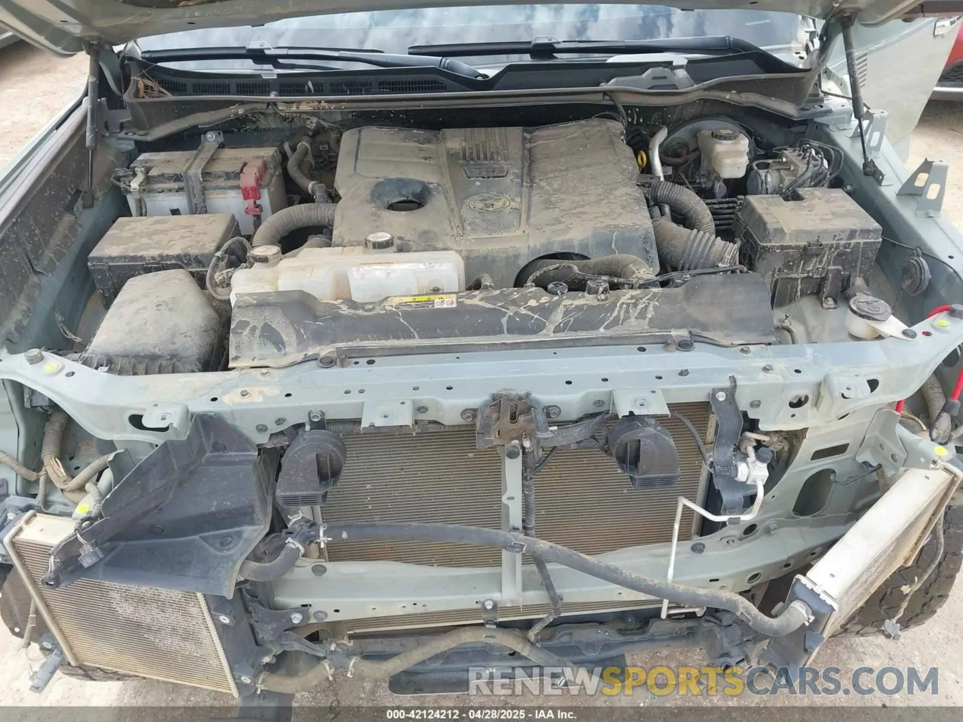 10 Photograph of a damaged car 5TFJA5DB9NX015248 TOYOTA TUNDRA 2022