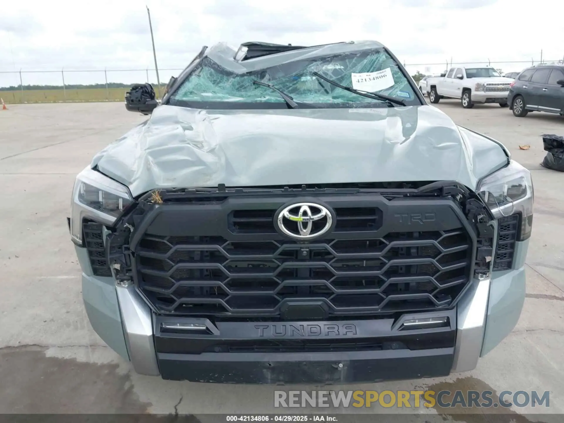 11 Photograph of a damaged car 5TFJA5DBXNX025819 TOYOTA TUNDRA 2022