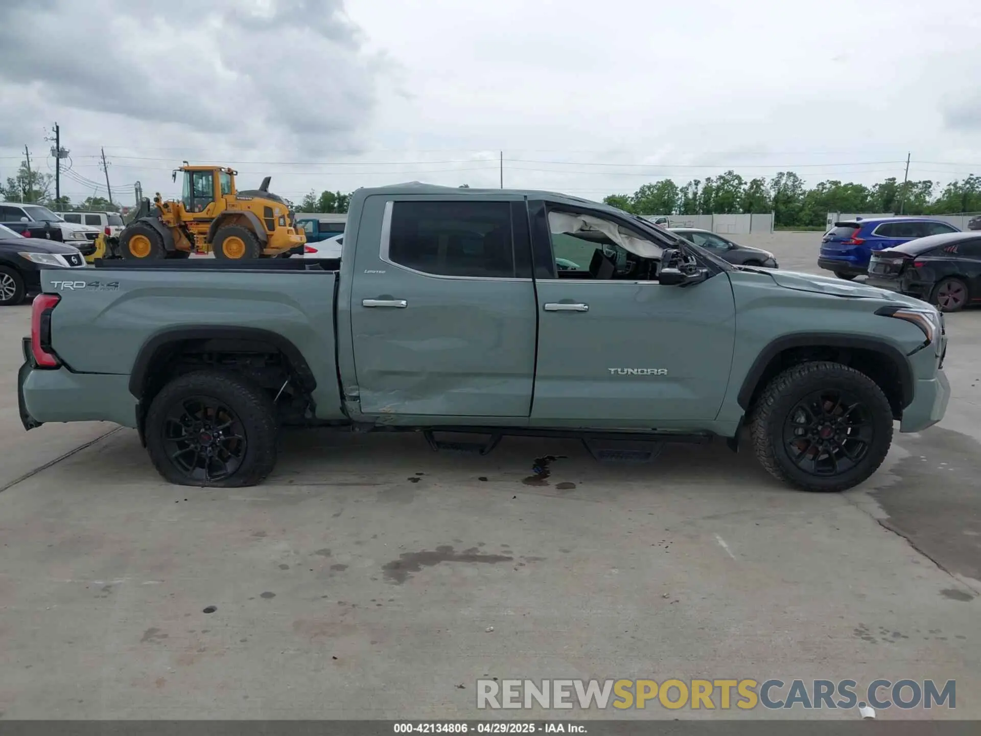 12 Photograph of a damaged car 5TFJA5DBXNX025819 TOYOTA TUNDRA 2022