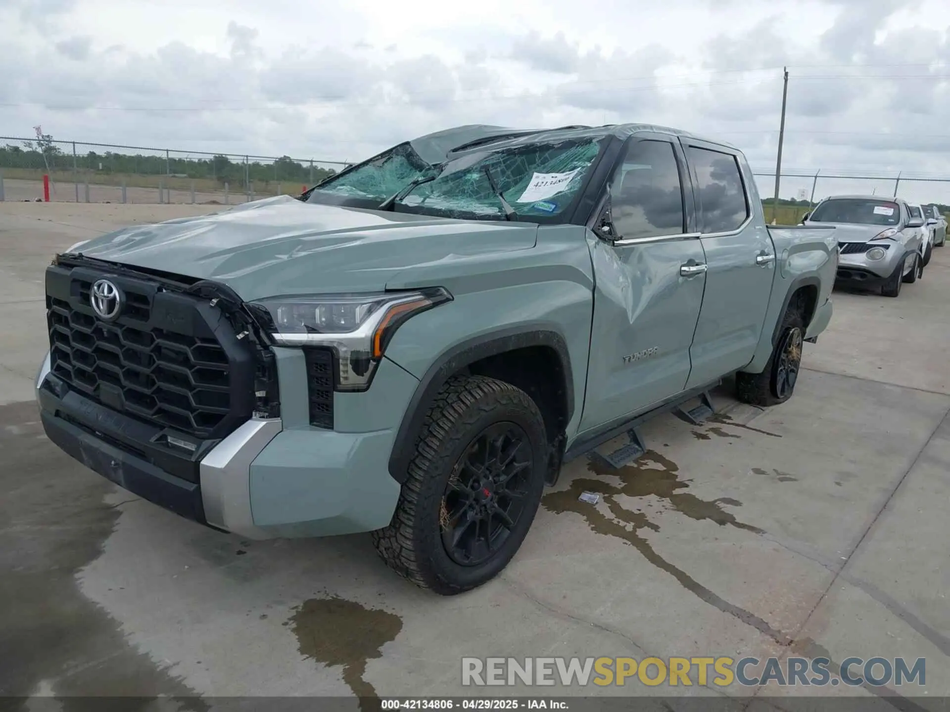 2 Photograph of a damaged car 5TFJA5DBXNX025819 TOYOTA TUNDRA 2022