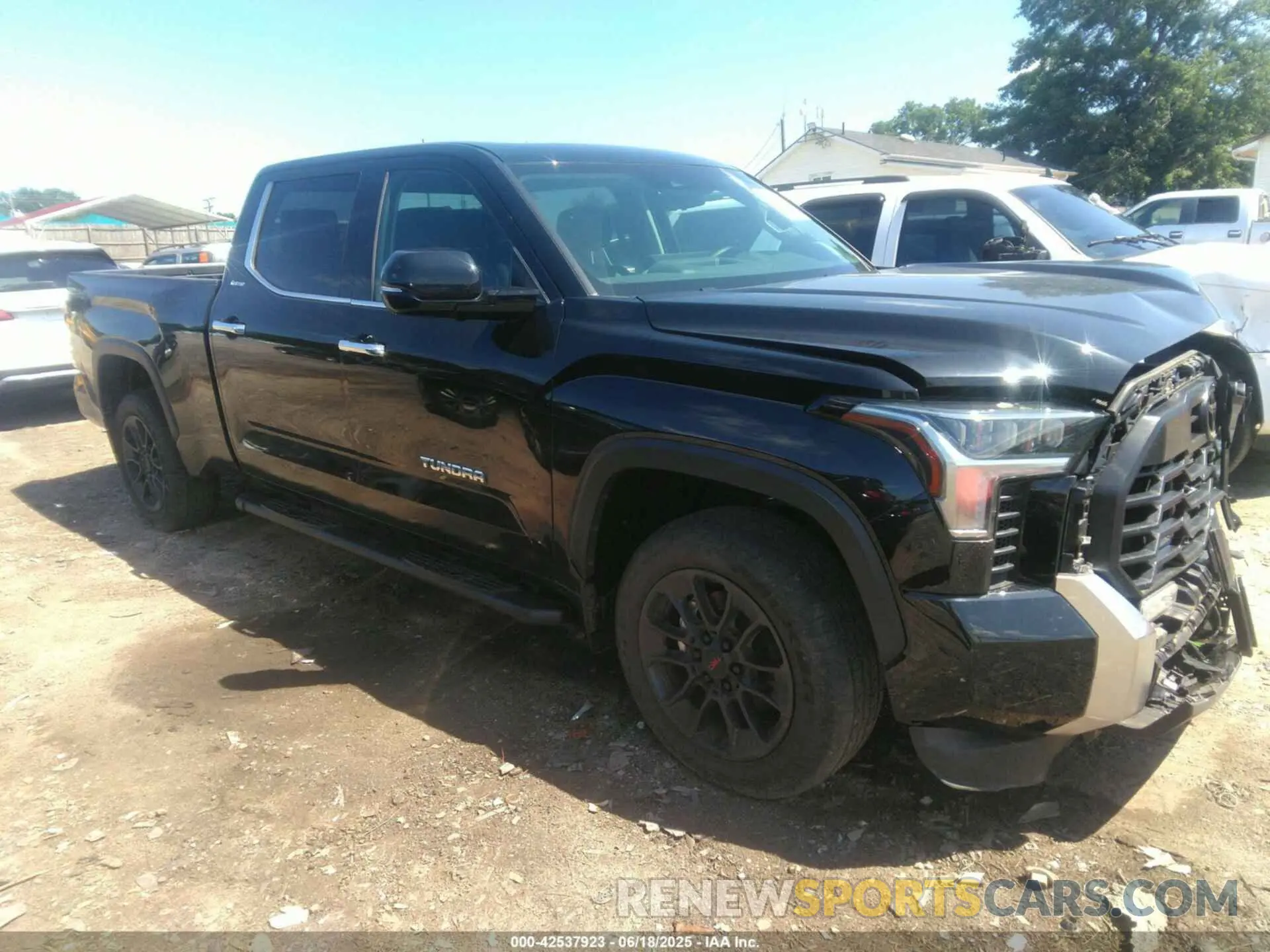 1 Photograph of a damaged car 5TFJA5EC6NX010130 TOYOTA TUNDRA 2022