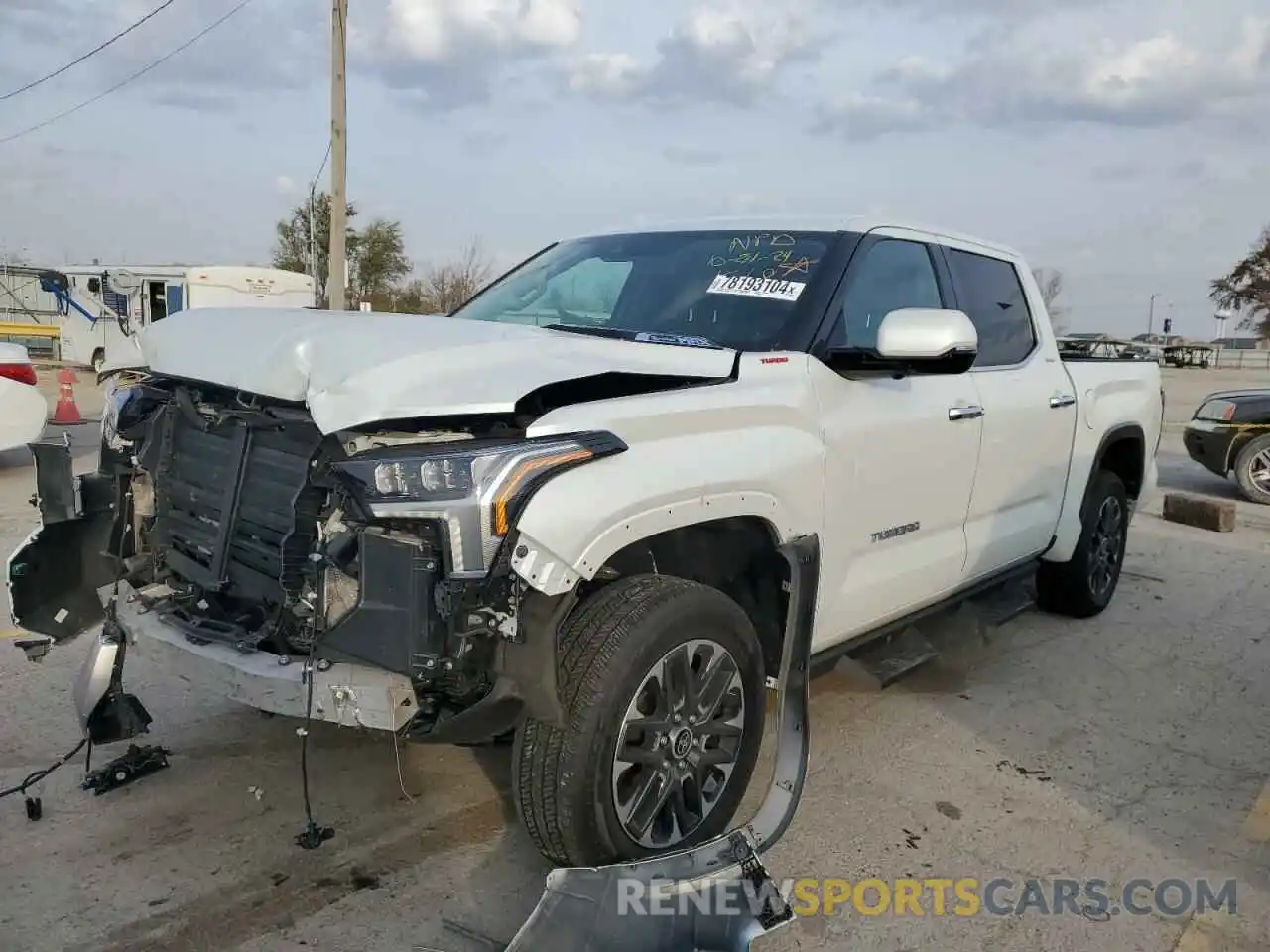 1 Photograph of a damaged car 5TFJC5AB3NX001568 TOYOTA TUNDRA 2022