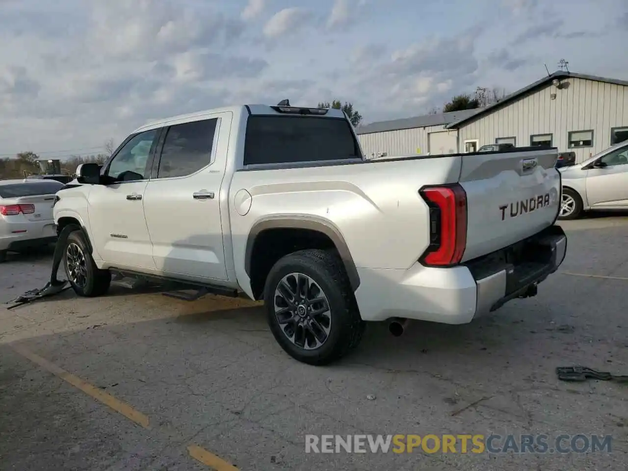 2 Photograph of a damaged car 5TFJC5AB3NX001568 TOYOTA TUNDRA 2022