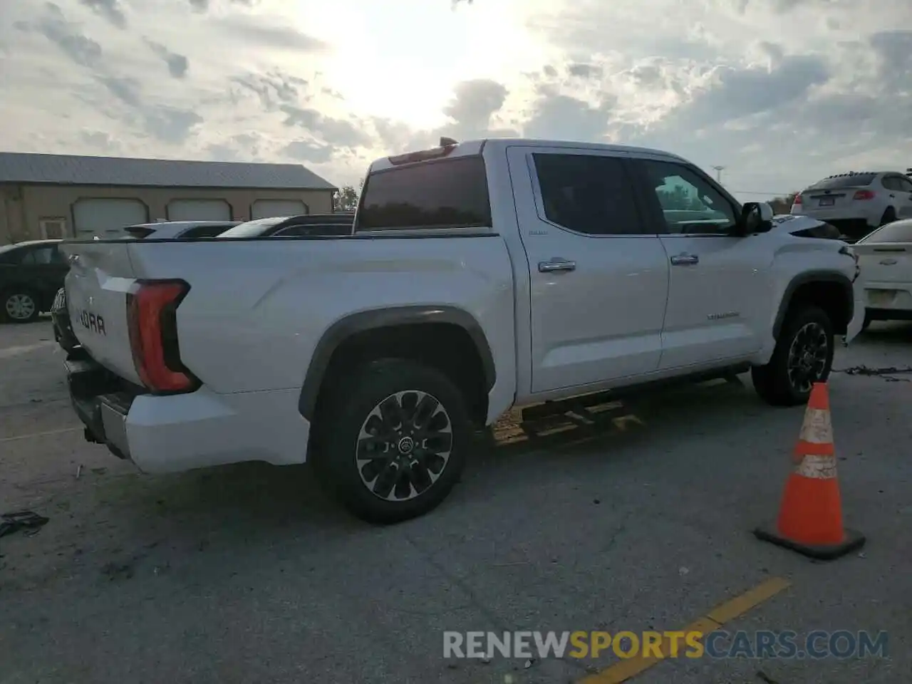 3 Photograph of a damaged car 5TFJC5AB3NX001568 TOYOTA TUNDRA 2022