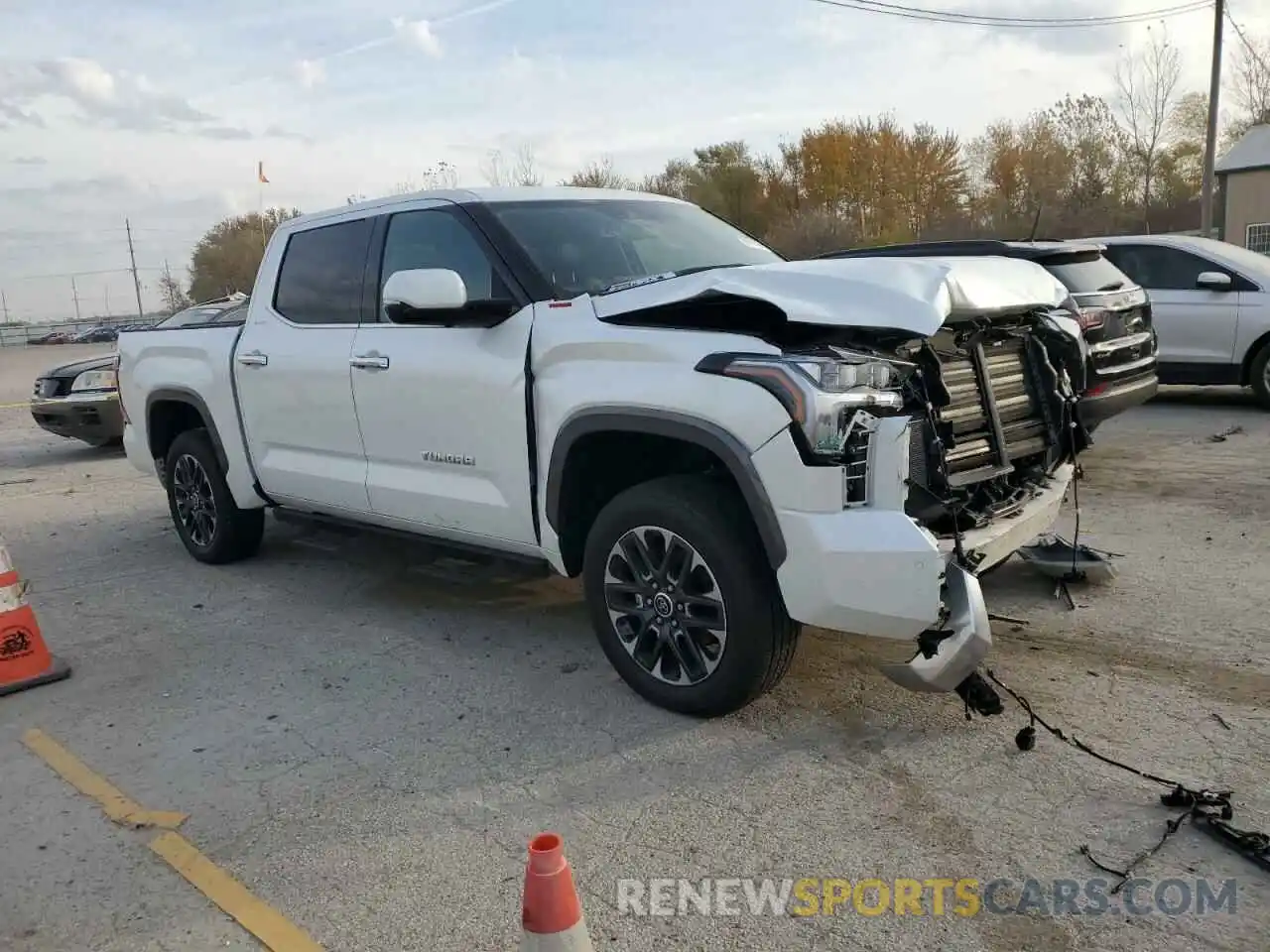 4 Photograph of a damaged car 5TFJC5AB3NX001568 TOYOTA TUNDRA 2022