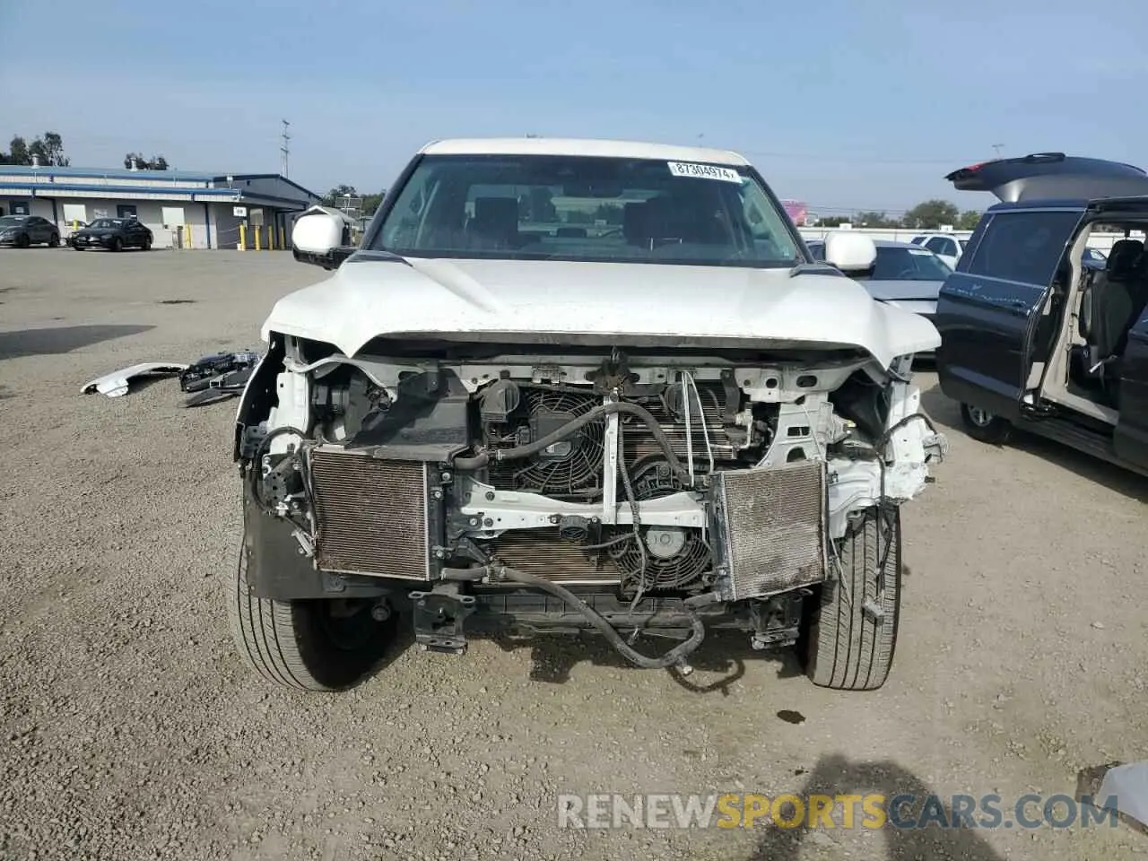 5 Photograph of a damaged car 5TFJC5EC4NX001310 TOYOTA TUNDRA 2022