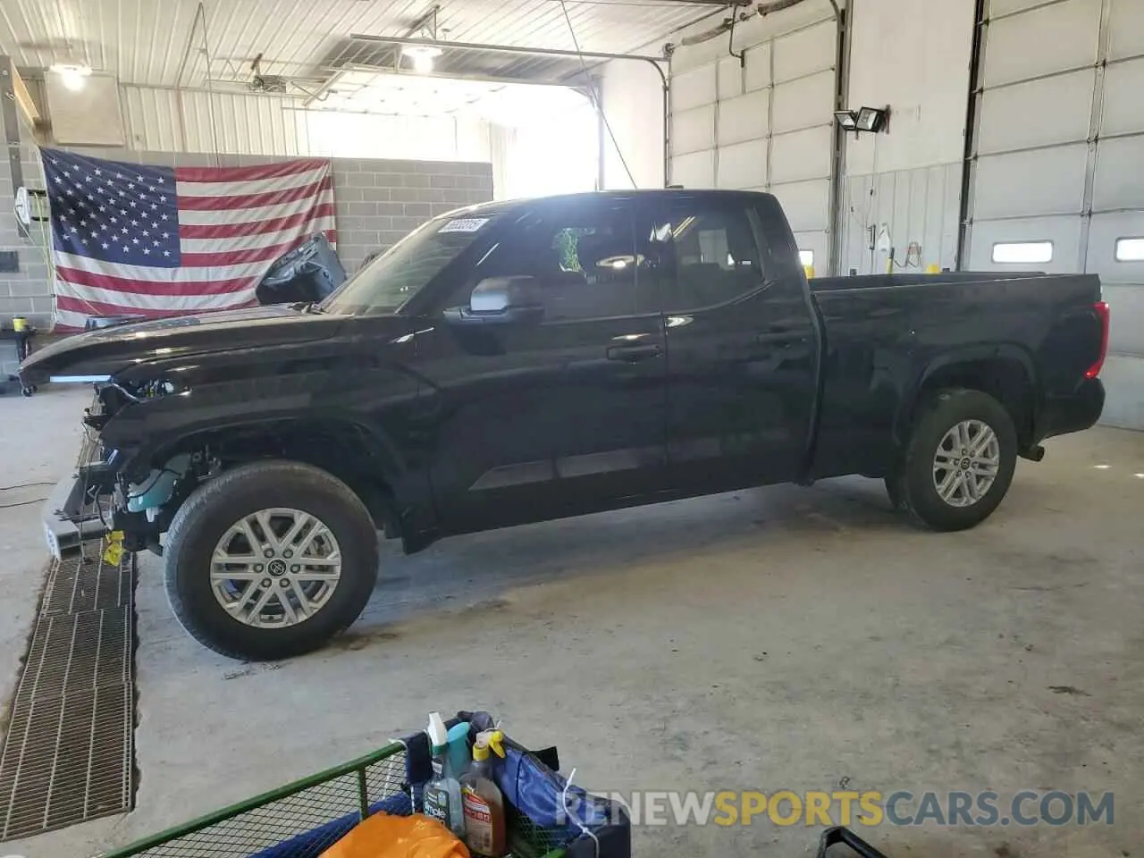 1 Photograph of a damaged car 5TFKB5AA3NX012617 TOYOTA TUNDRA 2022
