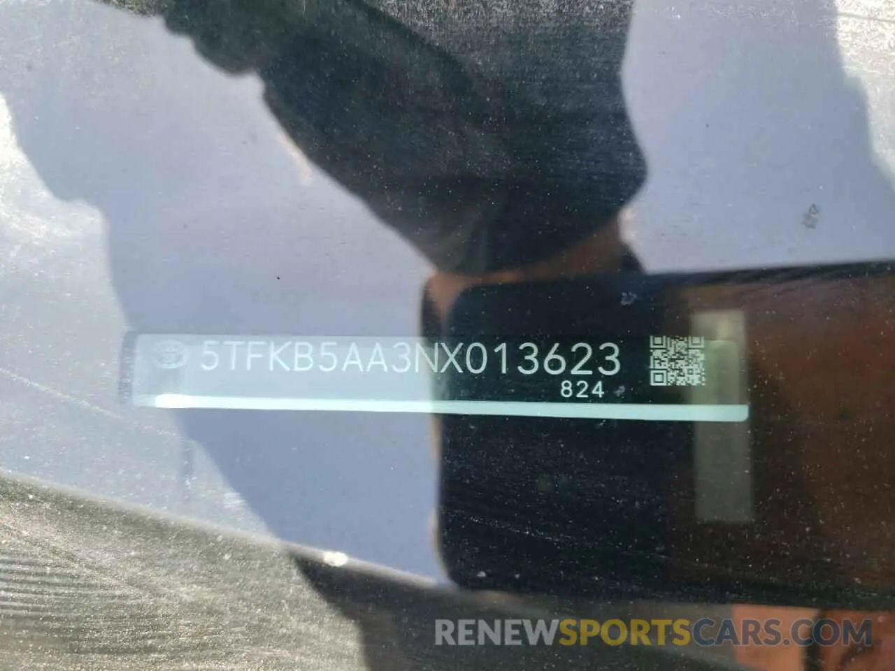12 Photograph of a damaged car 5TFKB5AA3NX013623 TOYOTA TUNDRA 2022