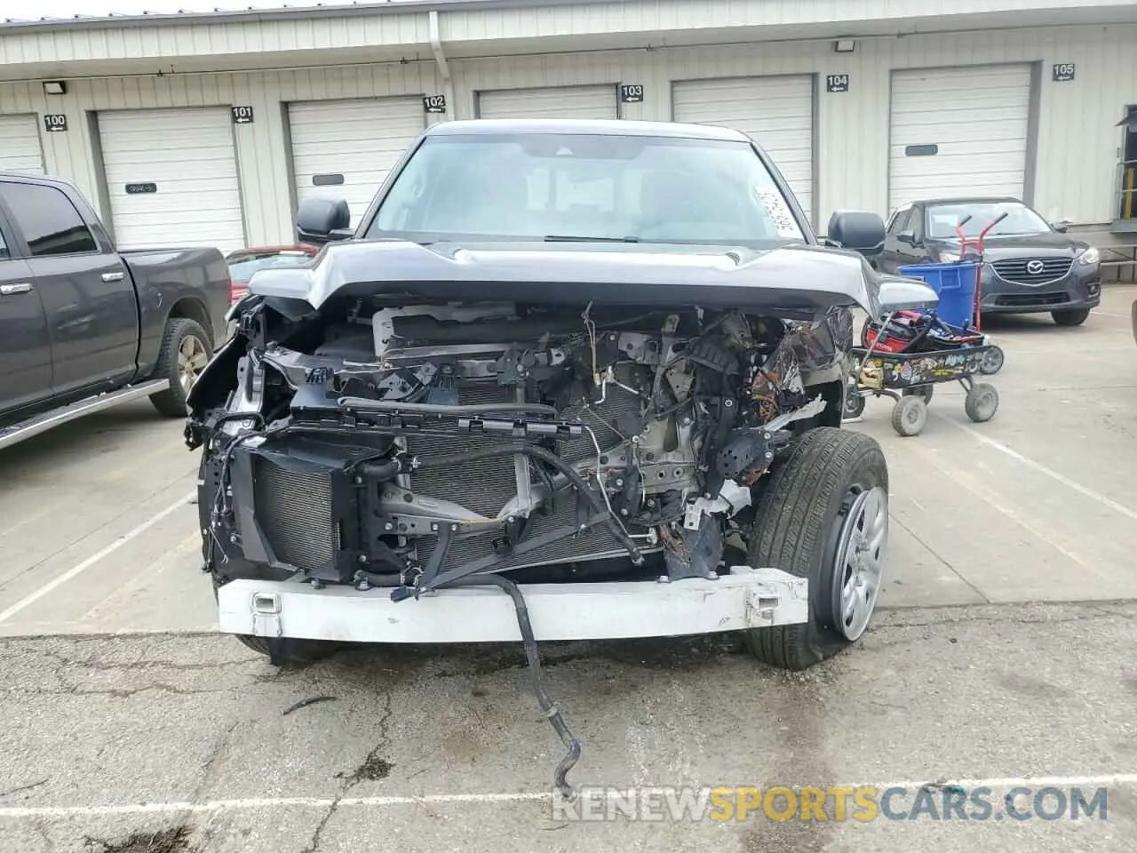 5 Photograph of a damaged car 5TFKB5AA3NX016733 TOYOTA TUNDRA 2022