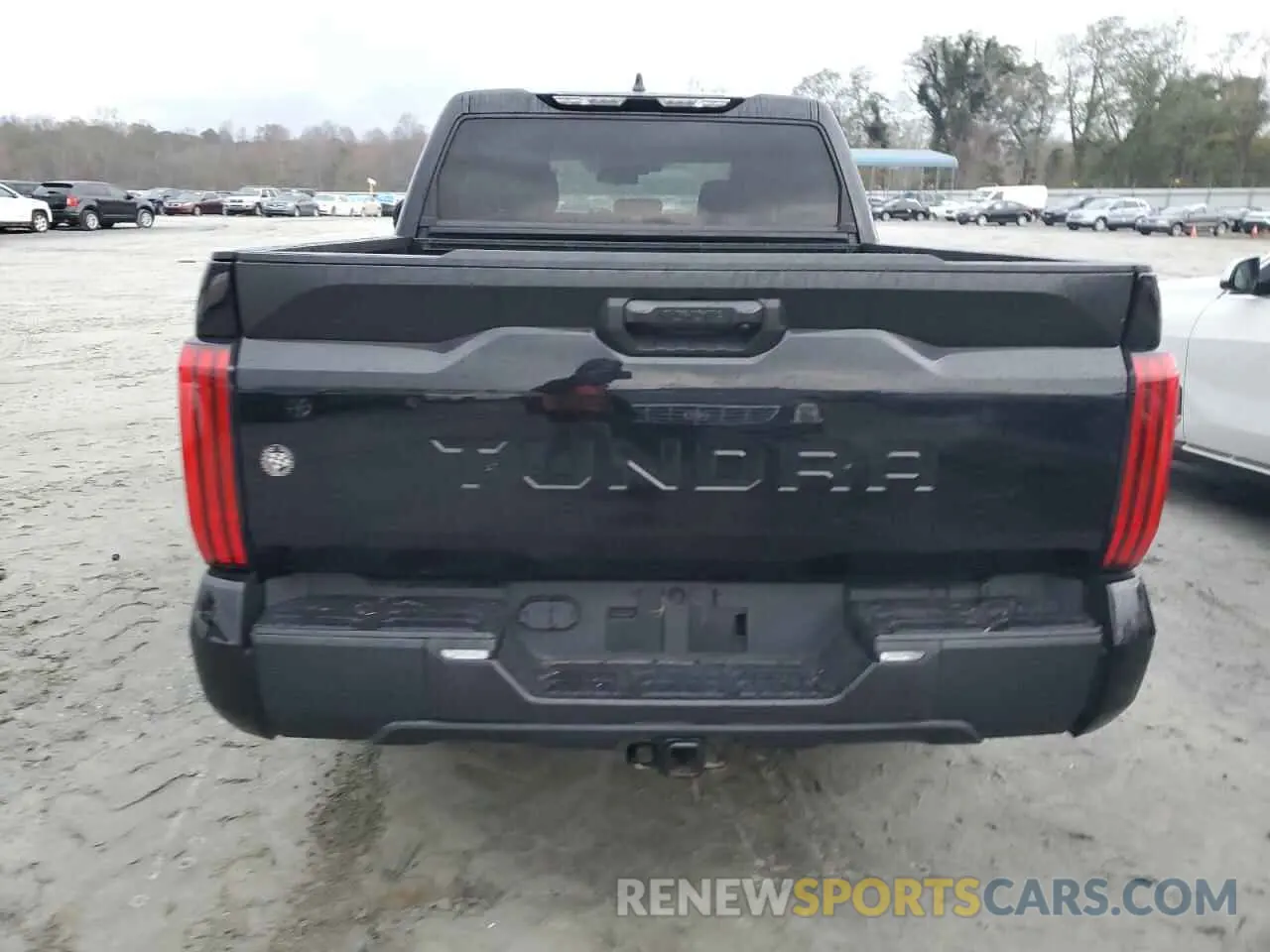 6 Photograph of a damaged car 5TFKB5AB8NX018809 TOYOTA TUNDRA 2022
