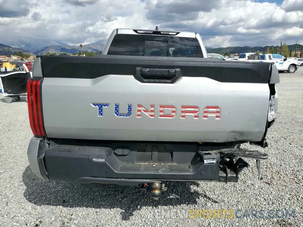 6 Photograph of a damaged car 5TFLA5AA3NX011782 TOYOTA TUNDRA 2022