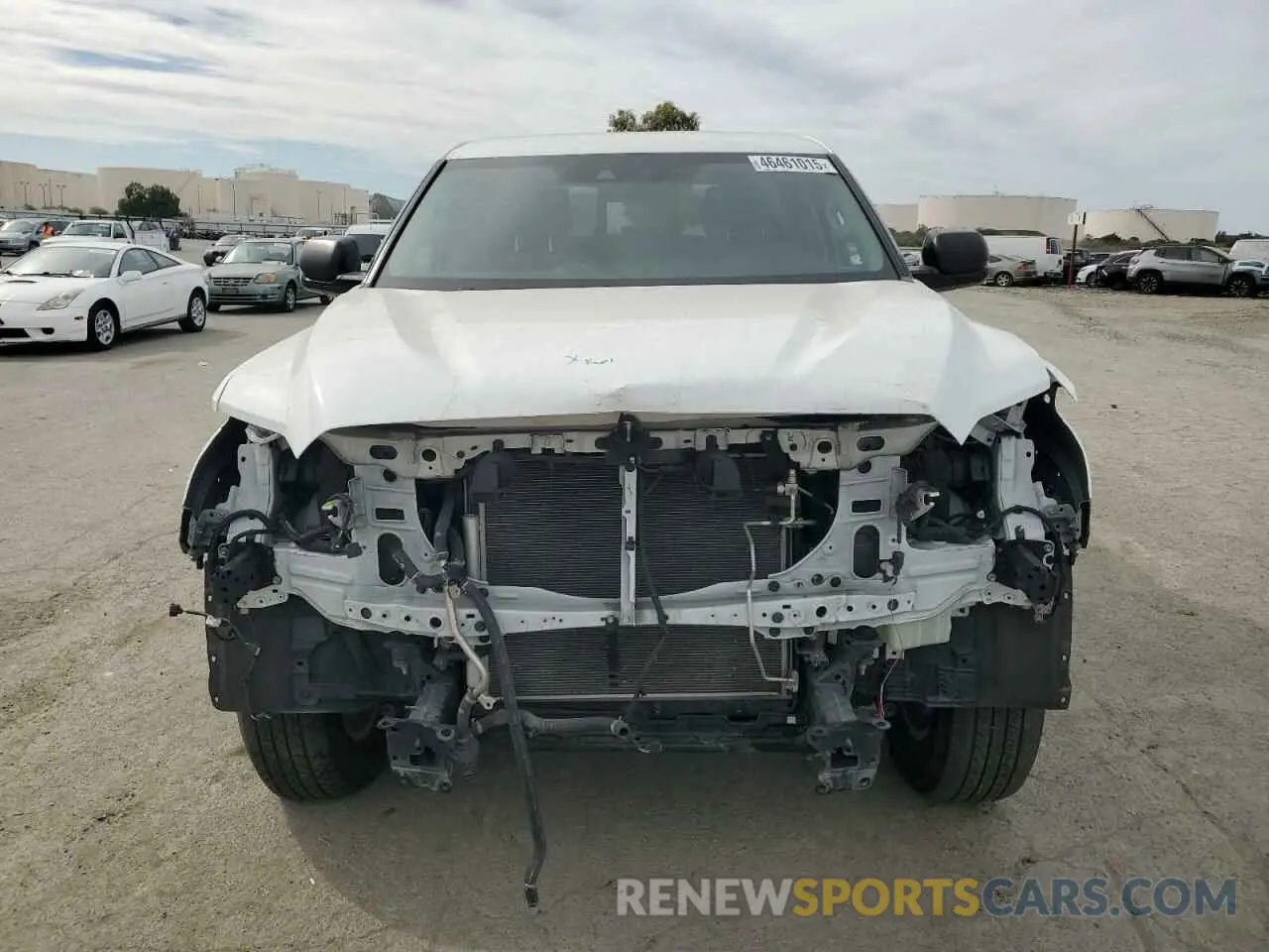 5 Photograph of a damaged car 5TFLA5AA3NX013841 TOYOTA TUNDRA 2022