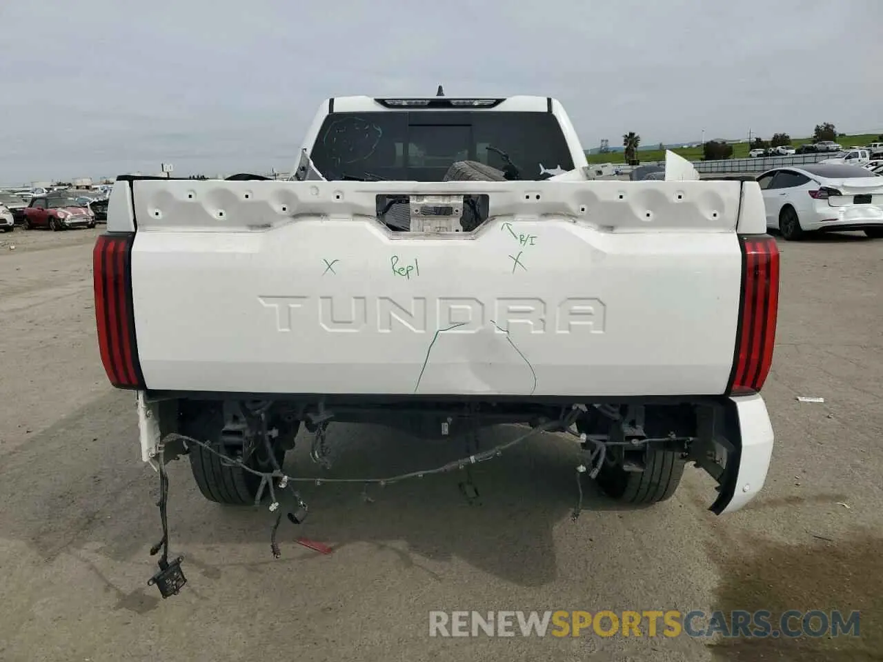 6 Photograph of a damaged car 5TFLA5AA3NX013841 TOYOTA TUNDRA 2022