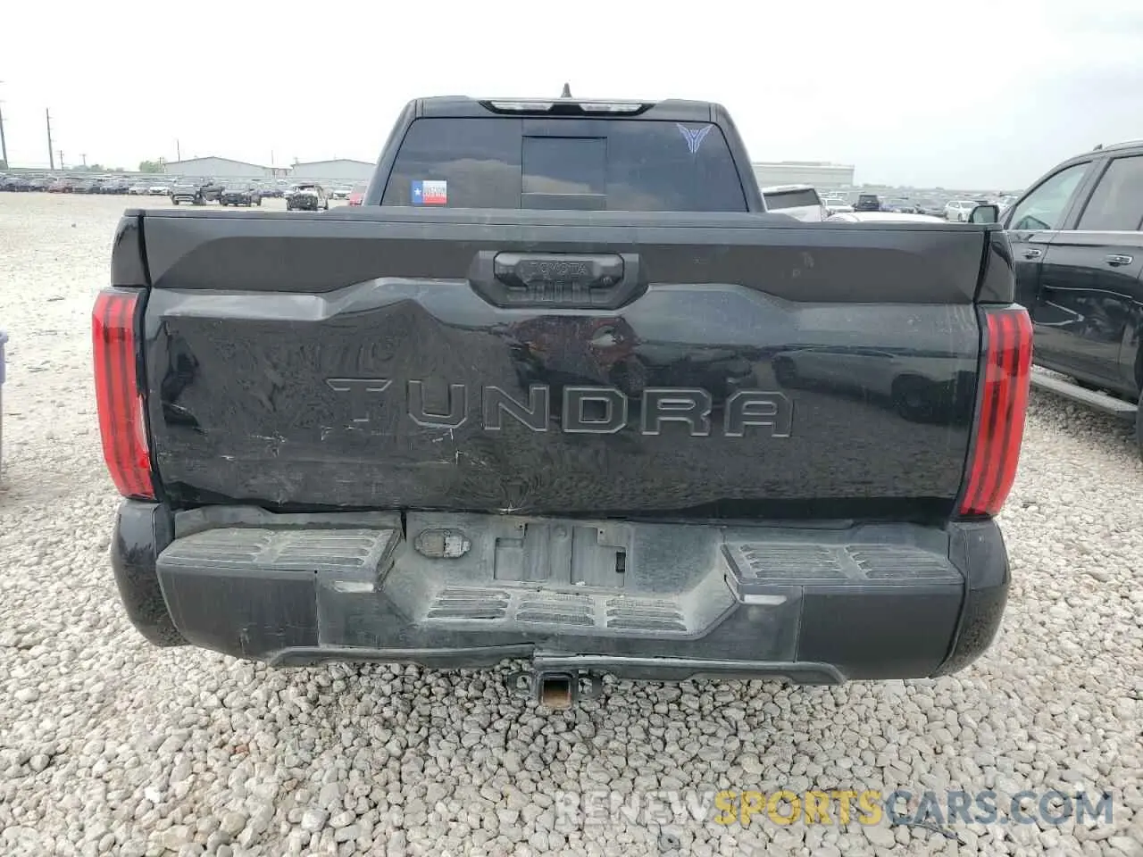 6 Photograph of a damaged car 5TFLA5AA4NX016814 TOYOTA TUNDRA 2022