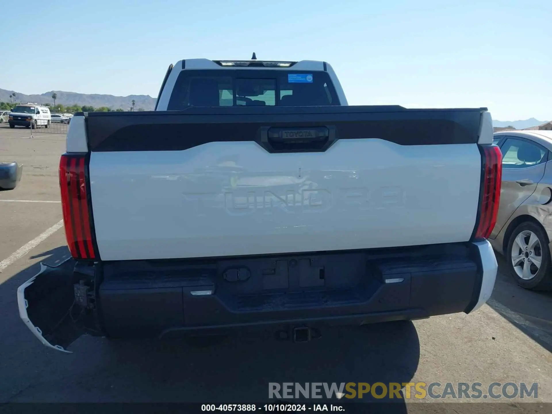 15 Photograph of a damaged car 5TFLA5AA7NX006066 TOYOTA TUNDRA 2022