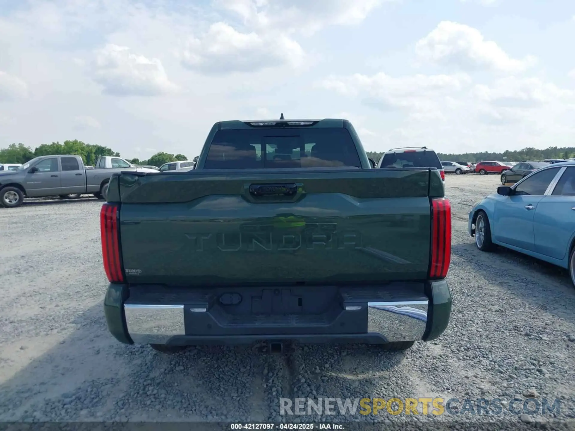 17 Photograph of a damaged car 5TFLA5AA8NX007839 TOYOTA TUNDRA 2022
