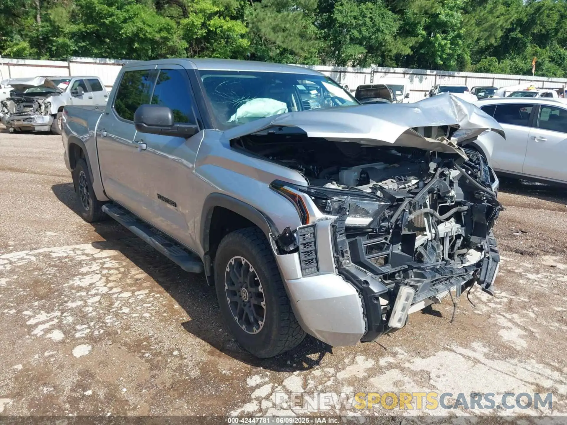 1 Photograph of a damaged car 5TFLA5AB0NX007097 TOYOTA TUNDRA 2022