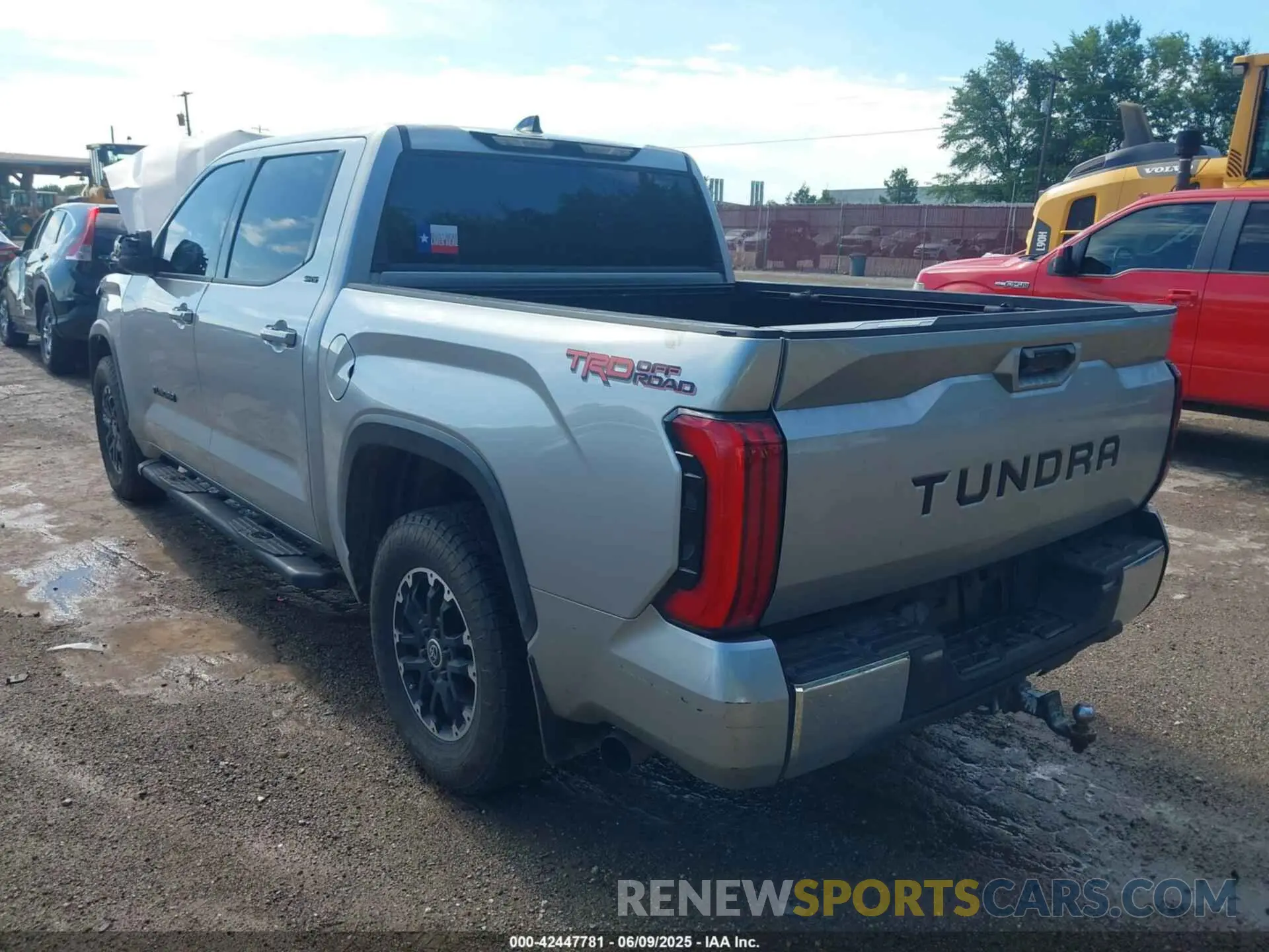 3 Photograph of a damaged car 5TFLA5AB0NX007097 TOYOTA TUNDRA 2022