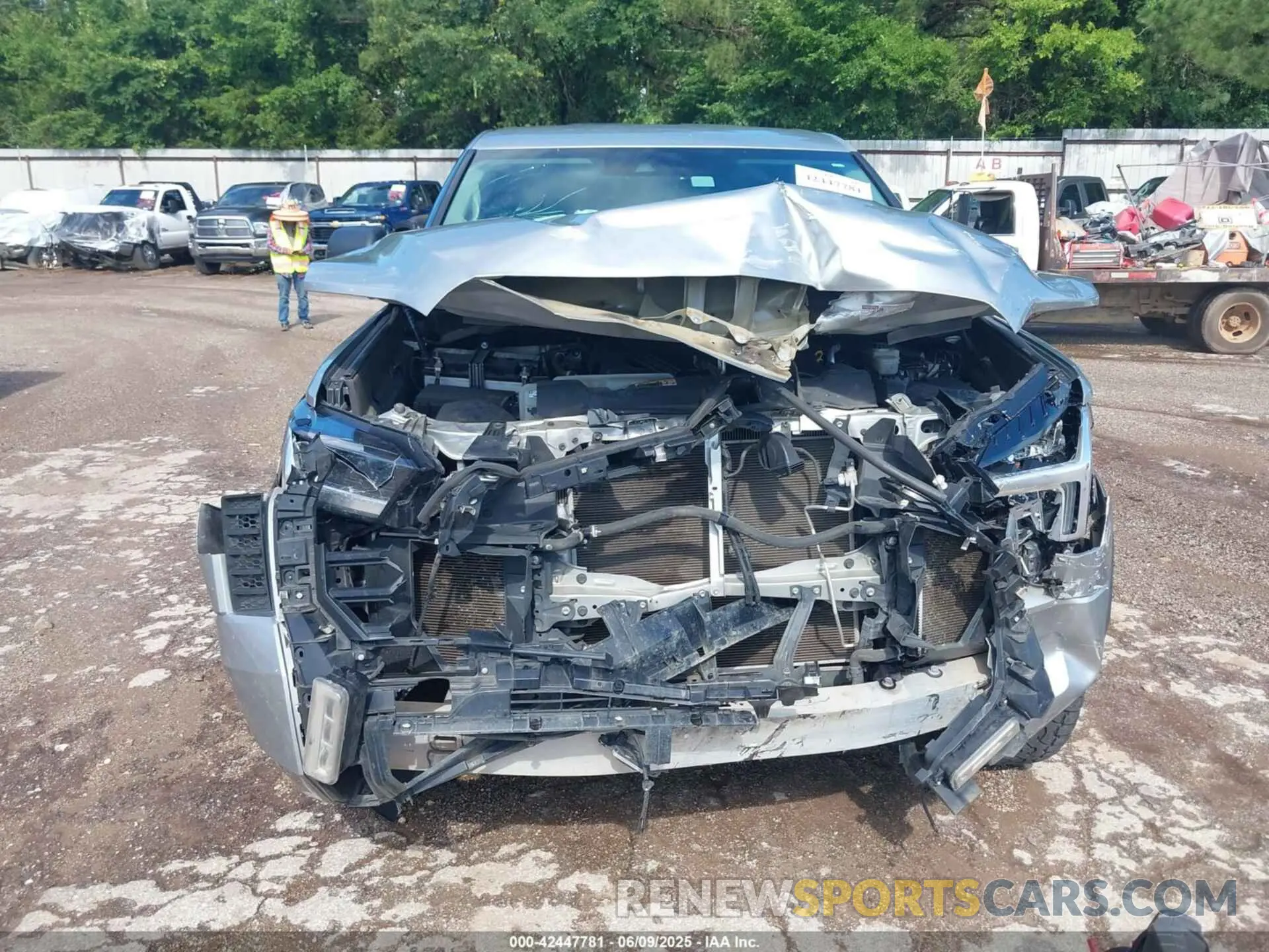 6 Photograph of a damaged car 5TFLA5AB0NX007097 TOYOTA TUNDRA 2022