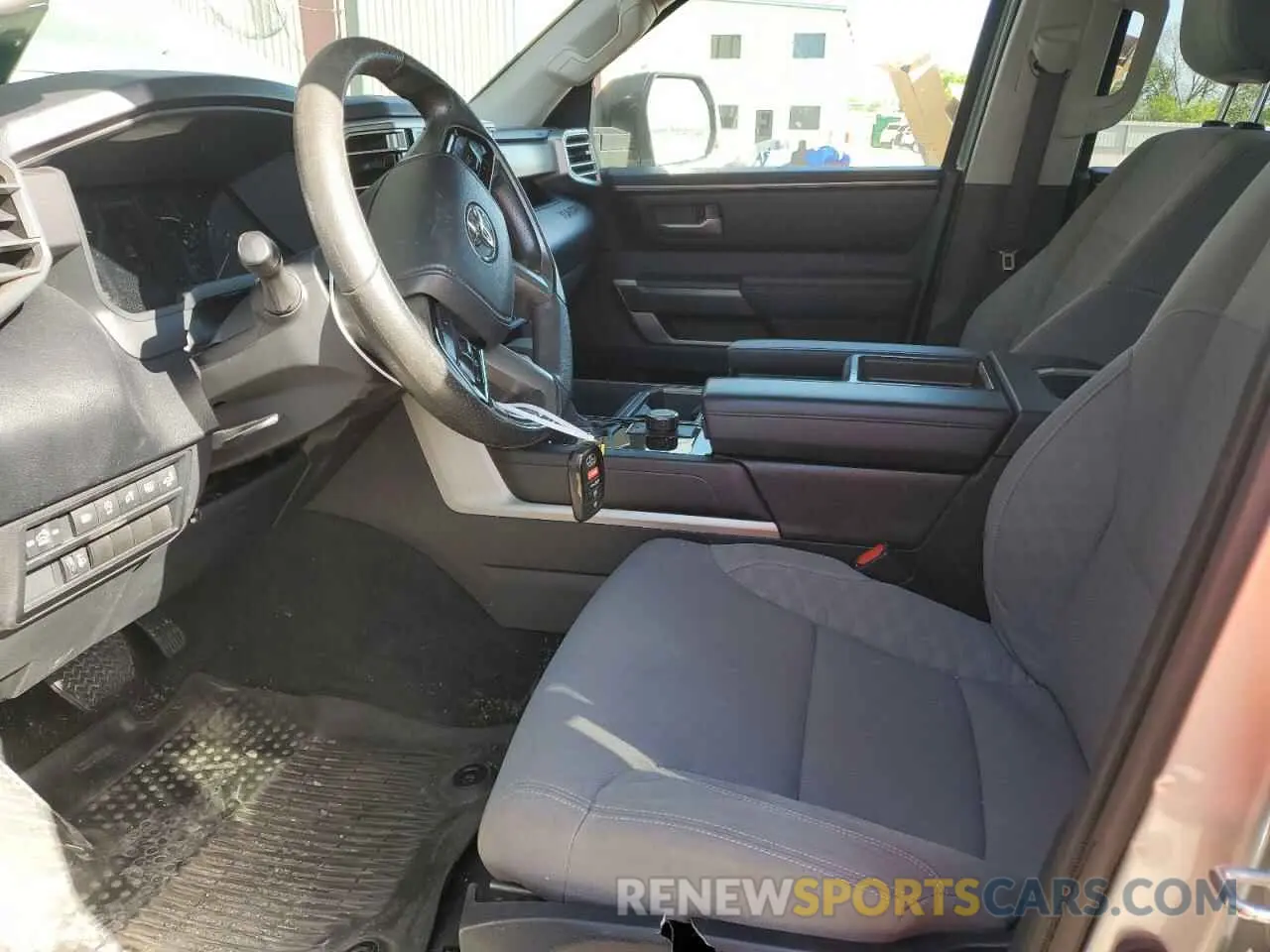 7 Photograph of a damaged car 5TFLA5AB0NX009156 TOYOTA TUNDRA 2022