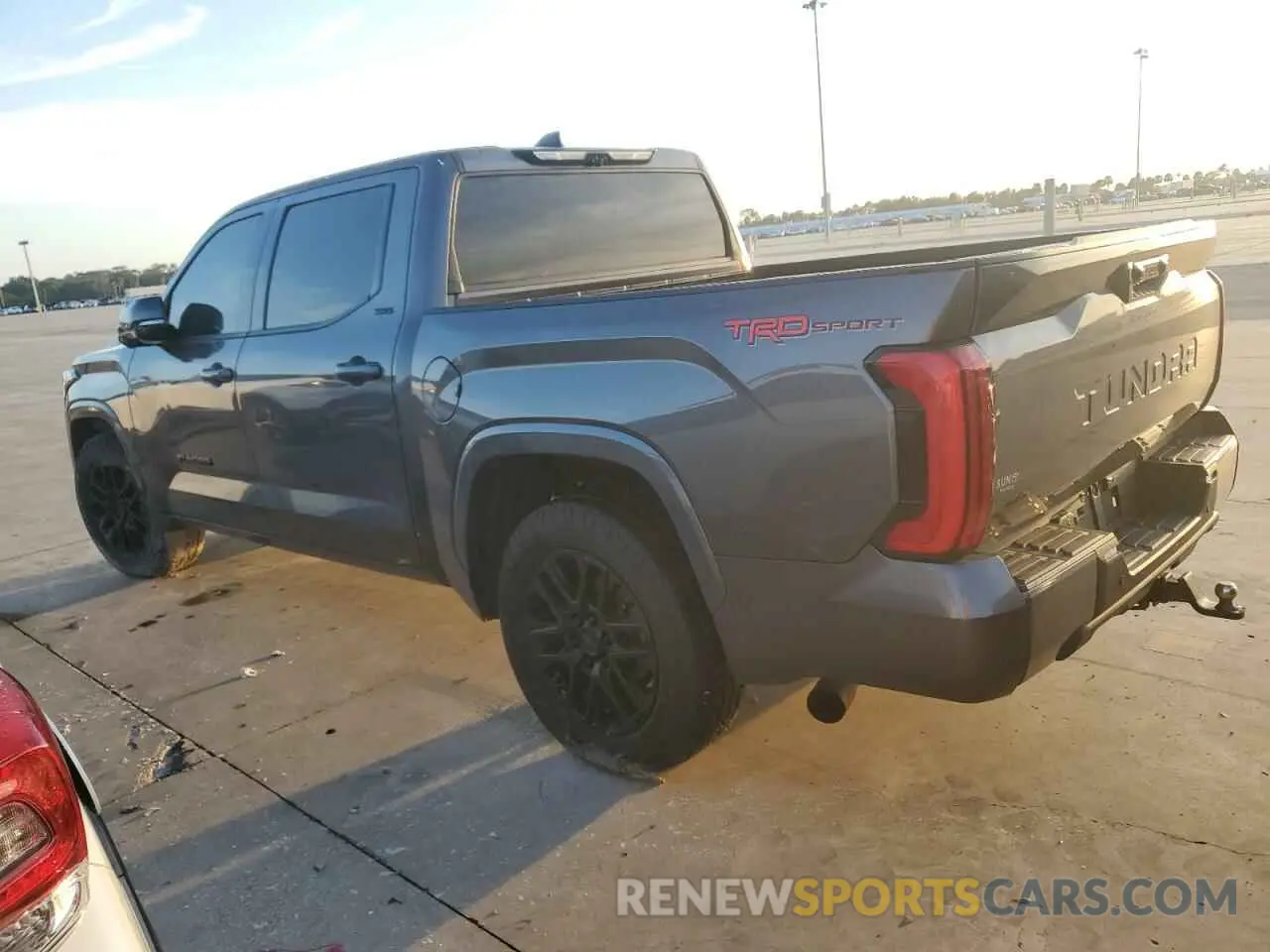 2 Photograph of a damaged car 5TFLA5AB1NX004886 TOYOTA TUNDRA 2022