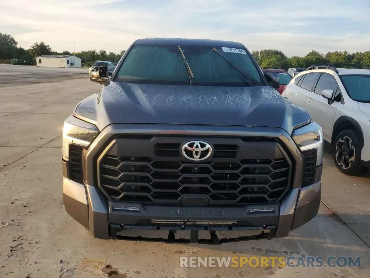 5 Photograph of a damaged car 5TFLA5AB1NX004886 TOYOTA TUNDRA 2022