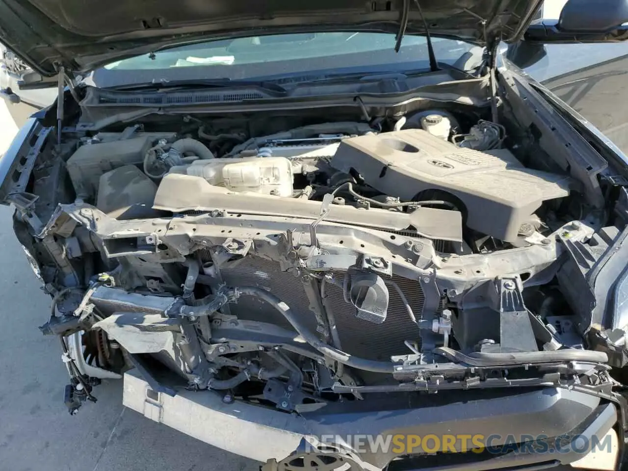 12 Photograph of a damaged car 5TFLA5AB1NX009652 TOYOTA TUNDRA 2022