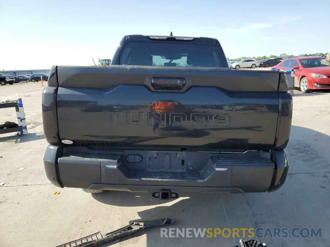 6 Photograph of a damaged car 5TFLA5AB1NX009652 TOYOTA TUNDRA 2022