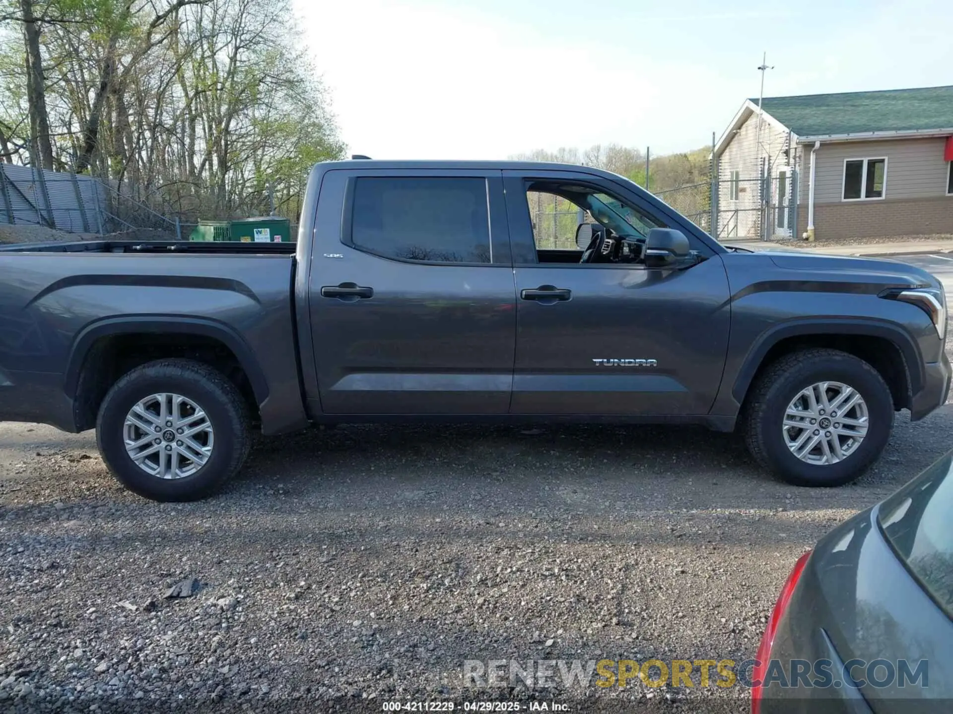 13 Photograph of a damaged car 5TFLA5AB2NX019252 TOYOTA TUNDRA 2022
