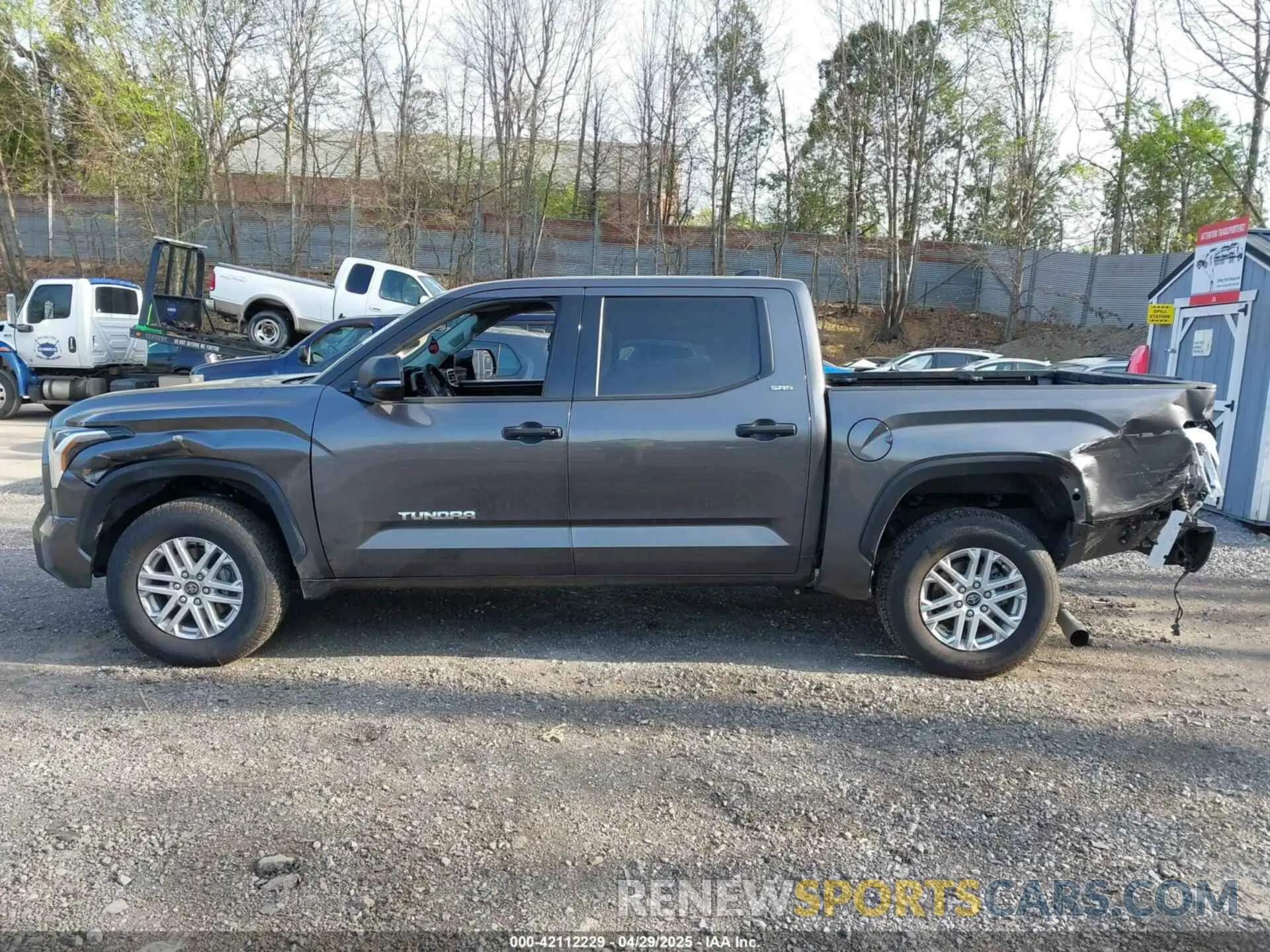 14 Photograph of a damaged car 5TFLA5AB2NX019252 TOYOTA TUNDRA 2022