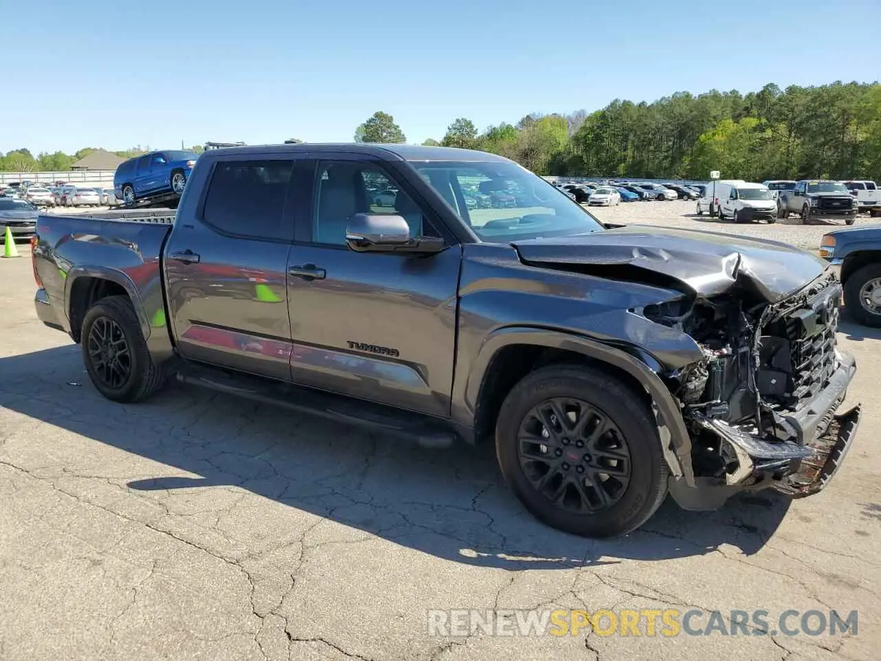 4 Photograph of a damaged car 5TFLA5AB3NX009801 TOYOTA TUNDRA 2022
