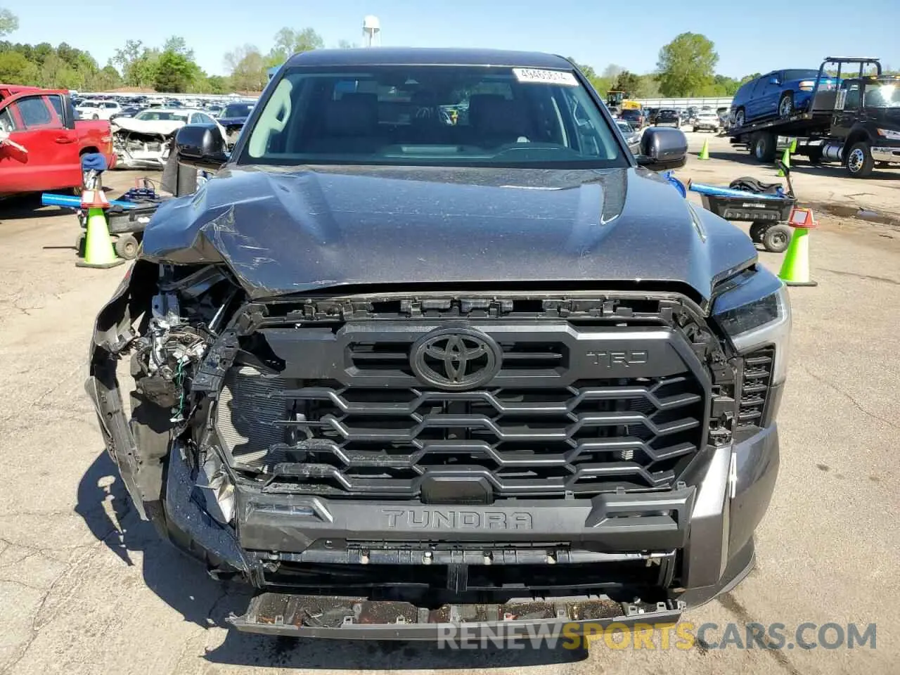 5 Photograph of a damaged car 5TFLA5AB3NX009801 TOYOTA TUNDRA 2022