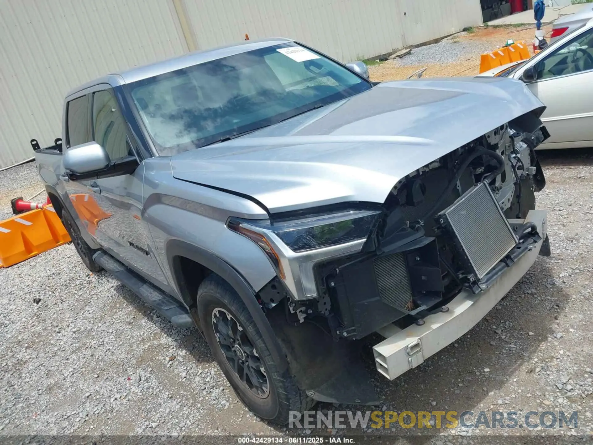 1 Photograph of a damaged car 5TFLA5AB3NX017848 TOYOTA TUNDRA 2022