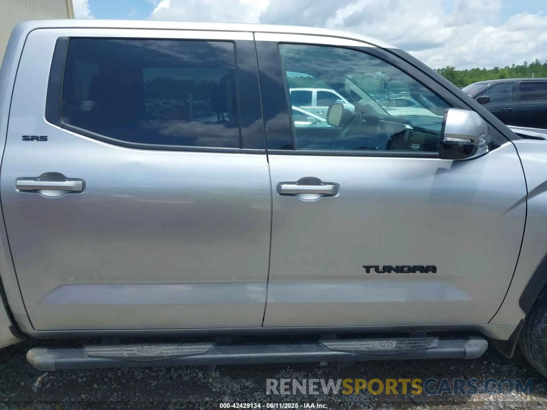 14 Photograph of a damaged car 5TFLA5AB3NX017848 TOYOTA TUNDRA 2022